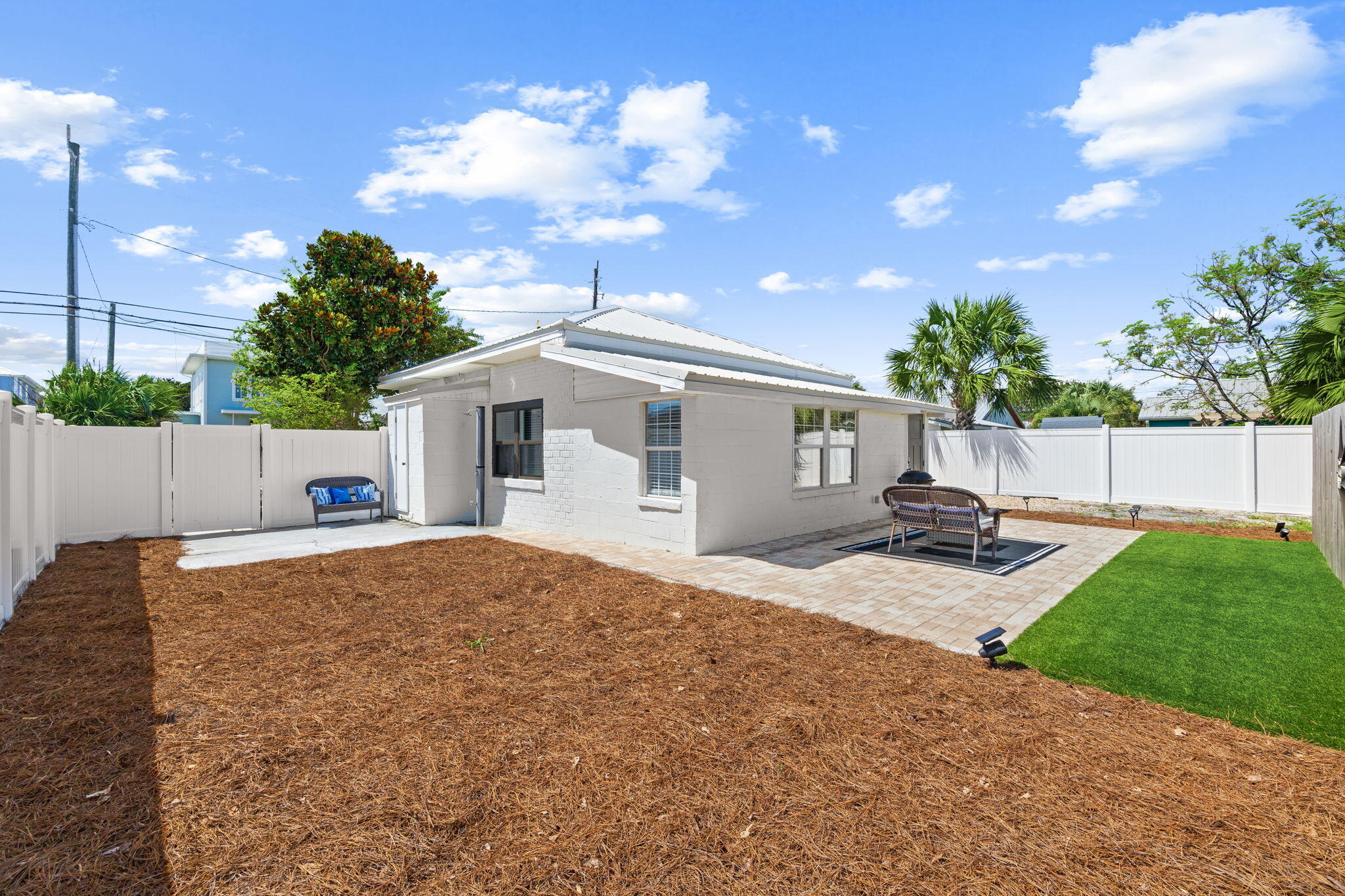 BID-A-WEE S/D - Residential