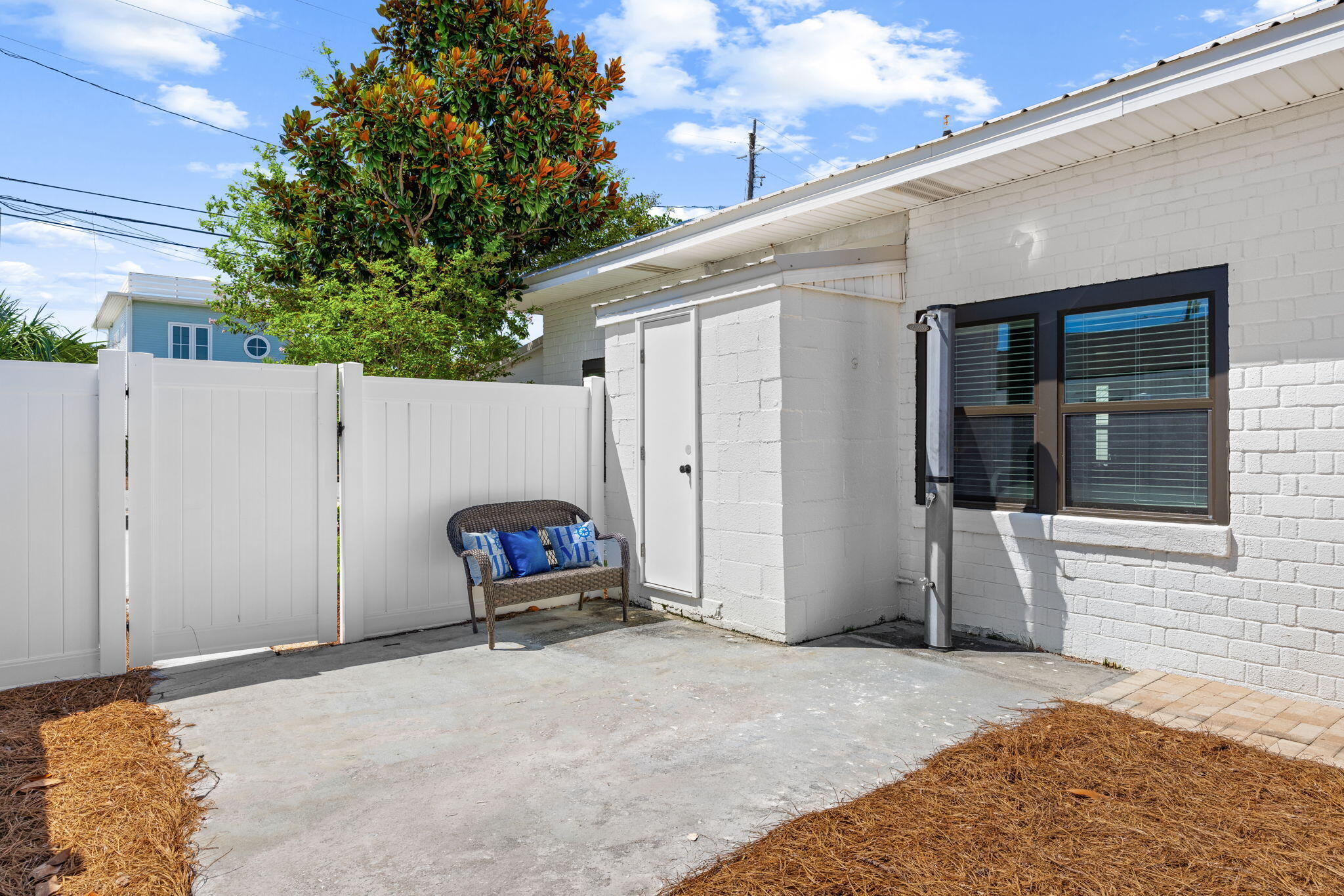 BID-A-WEE S/D - Residential