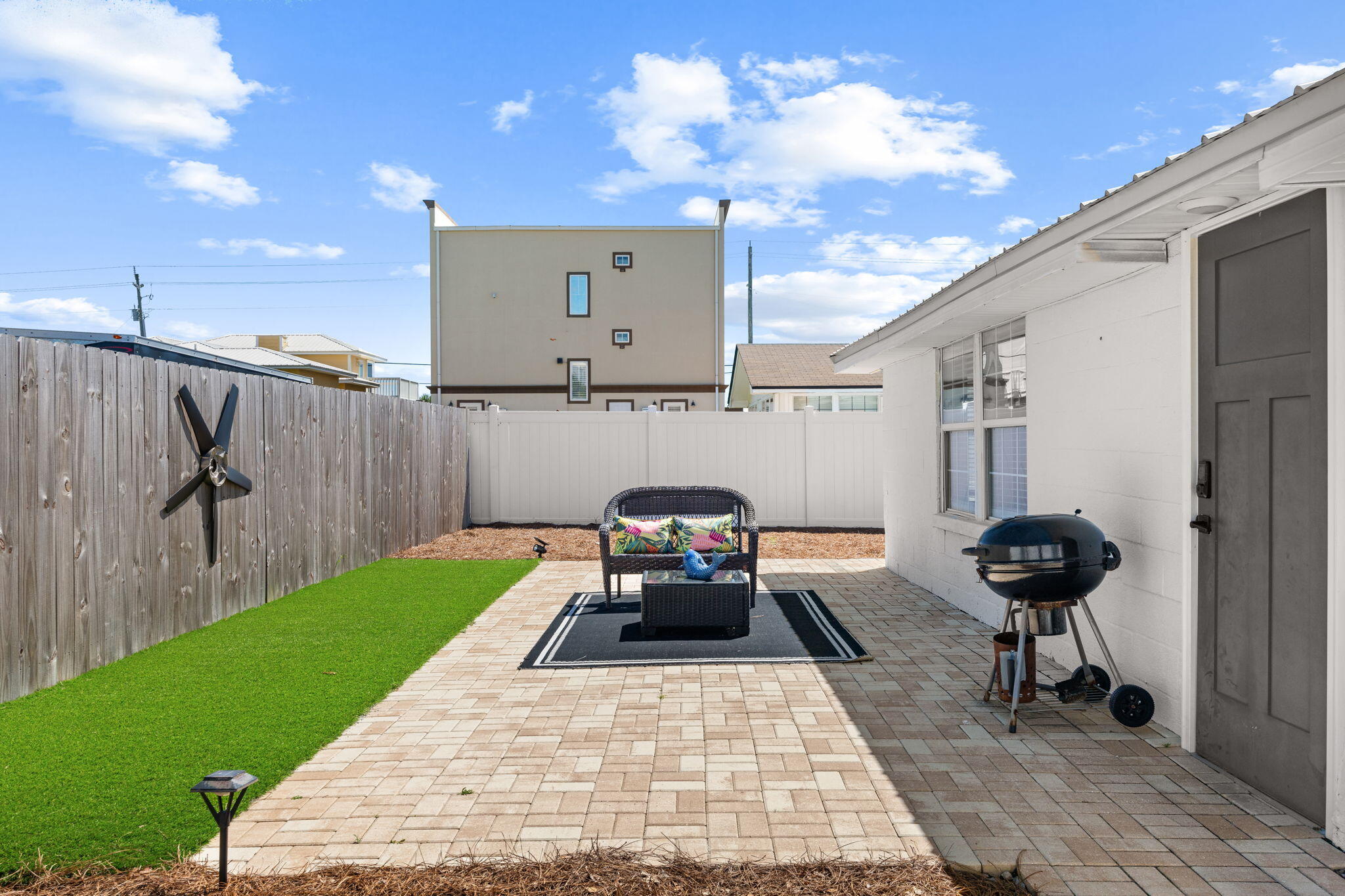 BID-A-WEE S/D - Residential