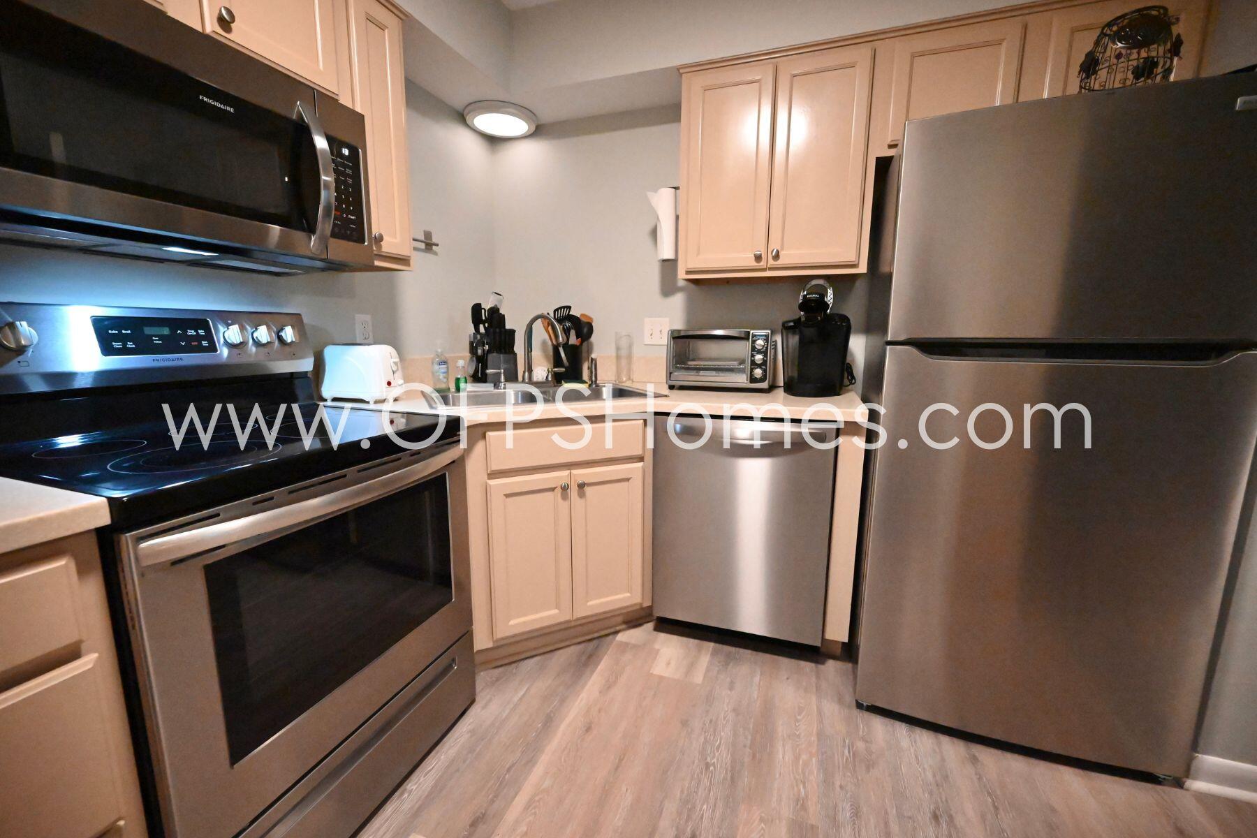 ROCKY BAYOU T/H - Residential Lease