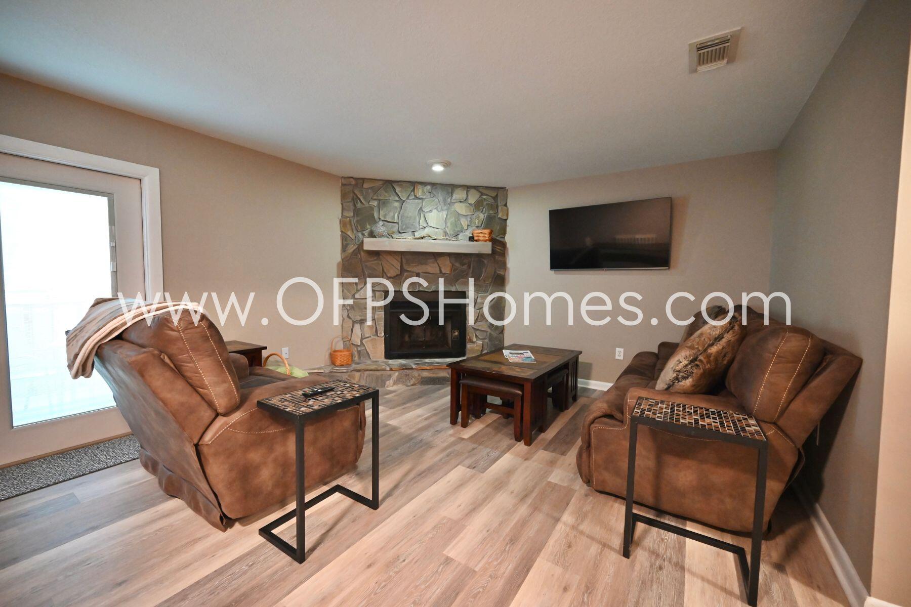 ROCKY BAYOU T/H - Residential Lease