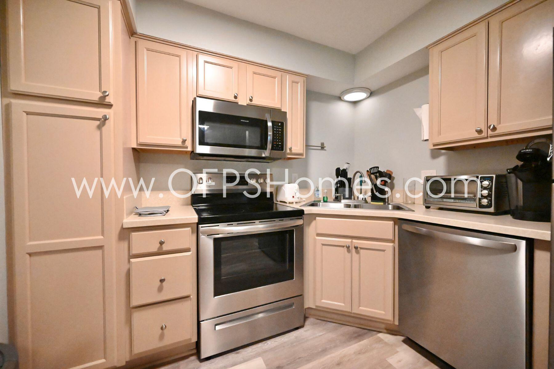 ROCKY BAYOU T/H - Residential Lease
