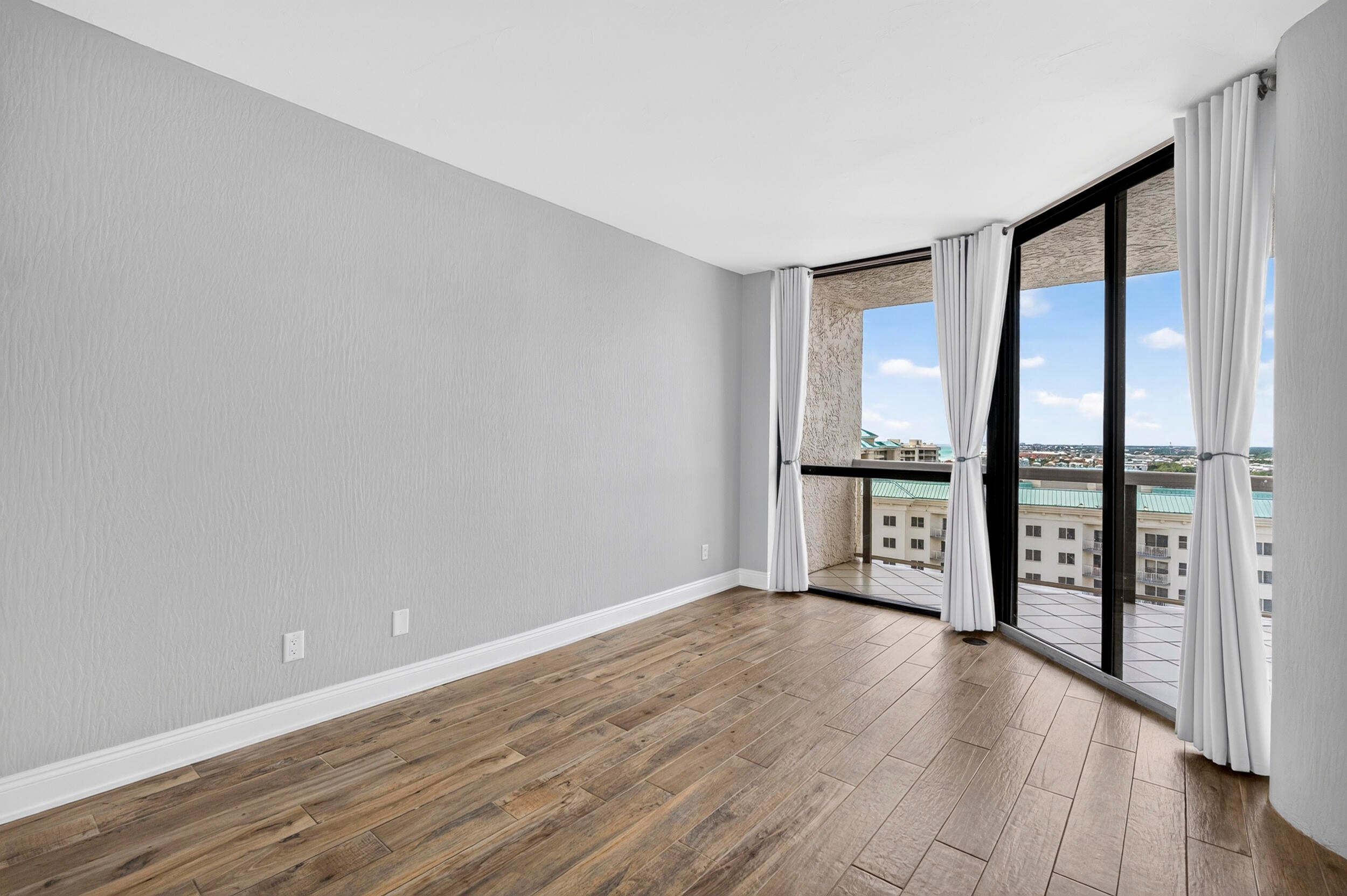 DESTIN SURFSIDE CONDO - Residential