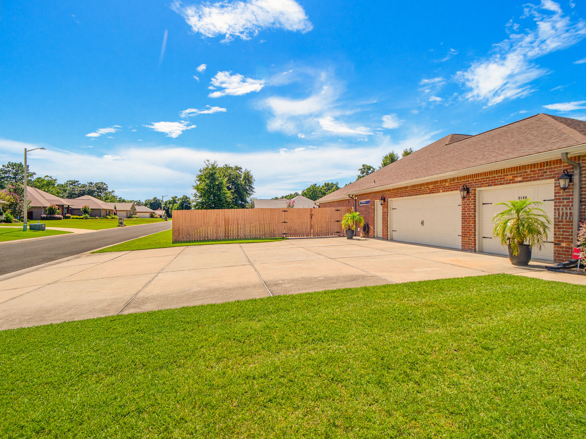 COTTONWOOD FOURTH ADD LOT 24 BLK E AS DES IN OR 4464 PG 730 - Residential