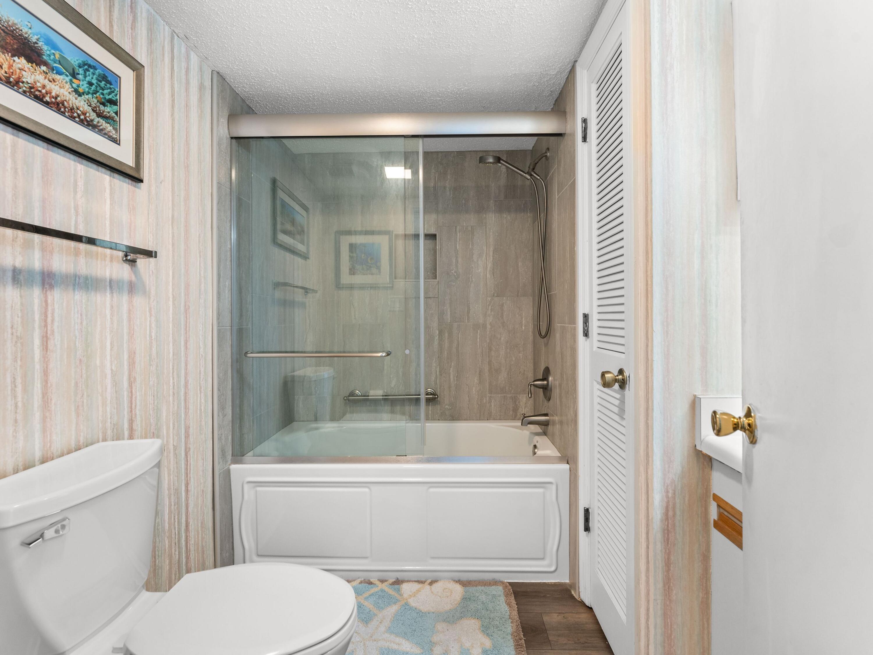 SEACHASE CONDO - Residential