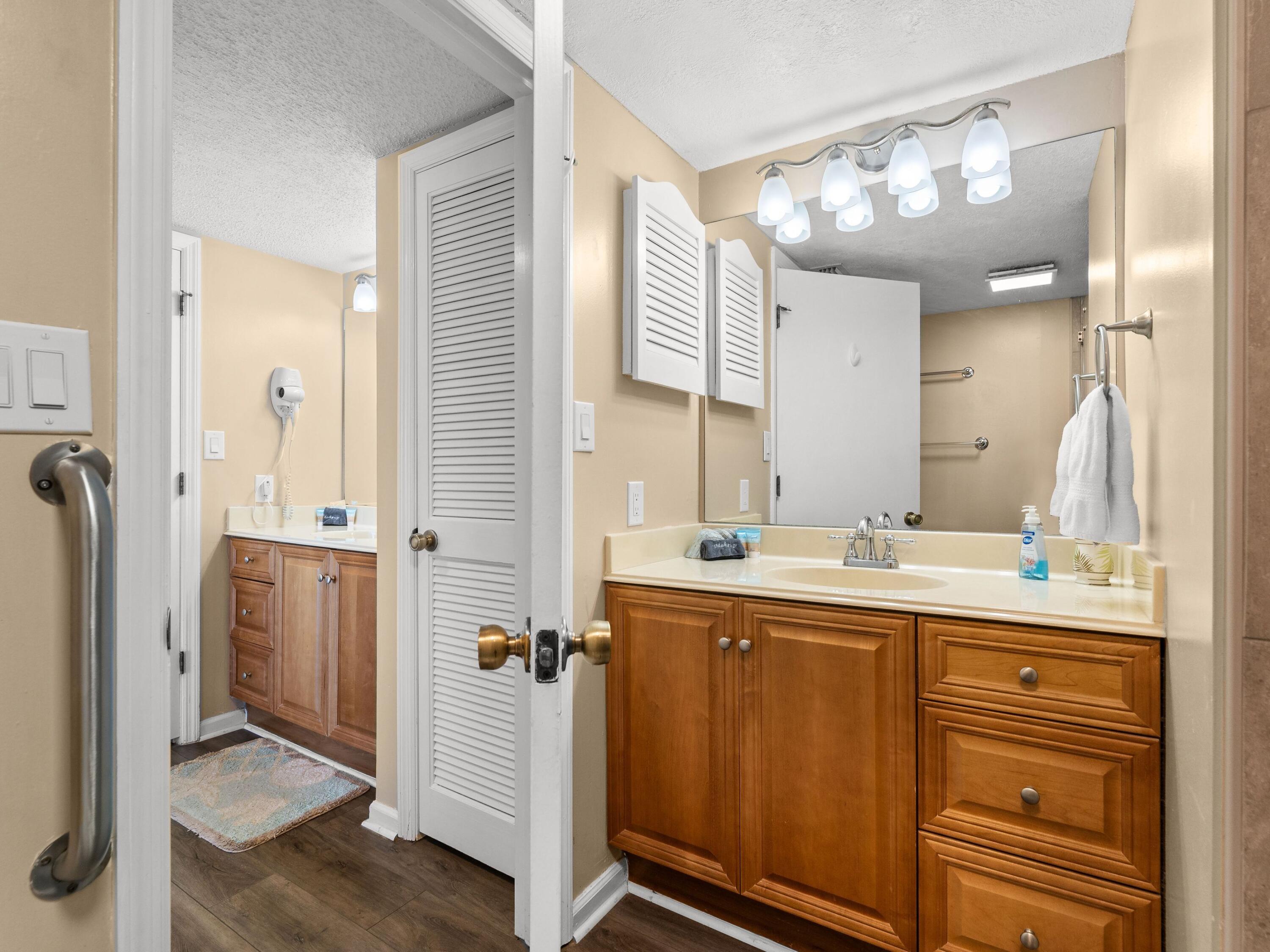 SEACHASE CONDO - Residential