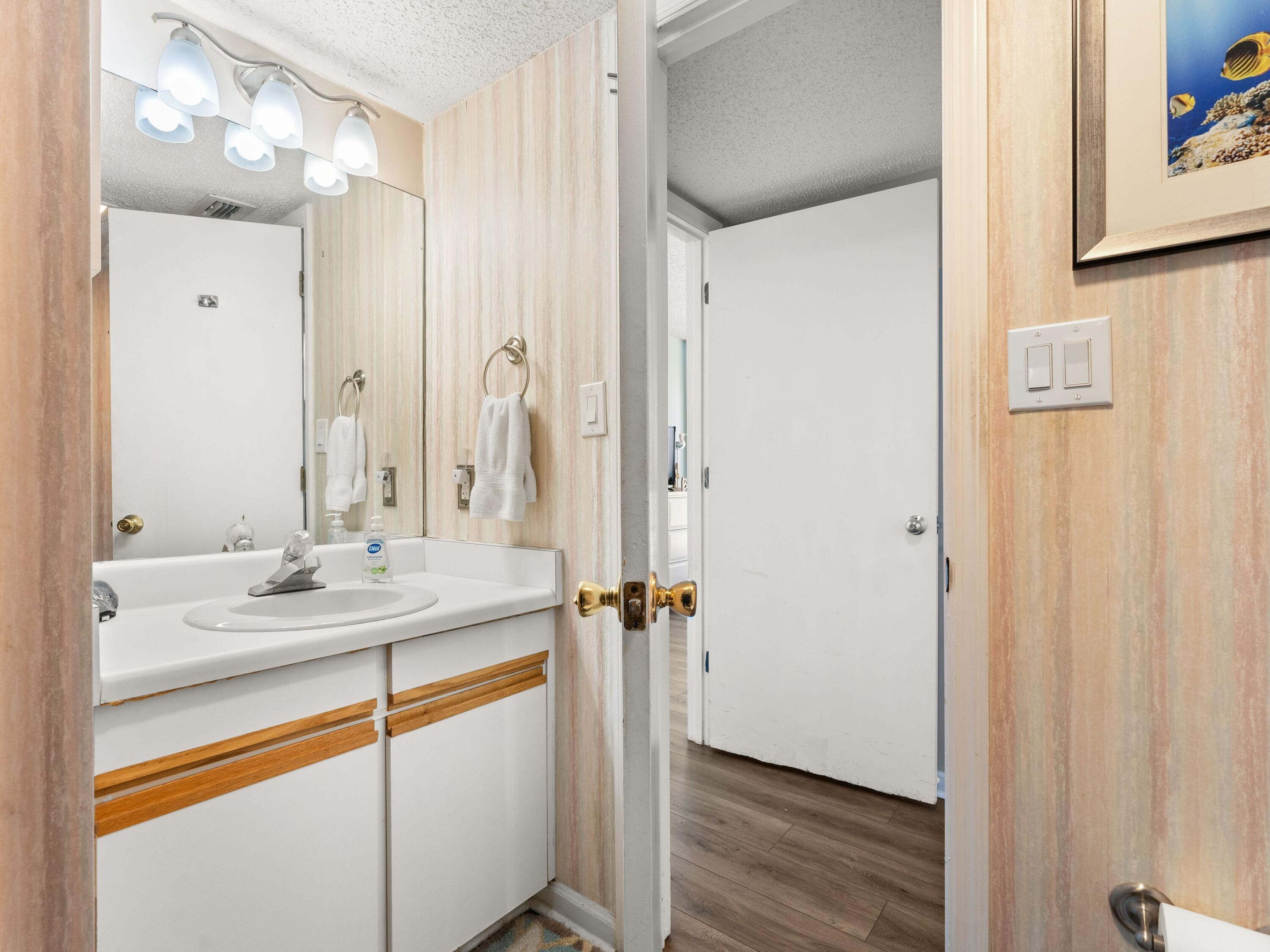 SEACHASE CONDO - Residential