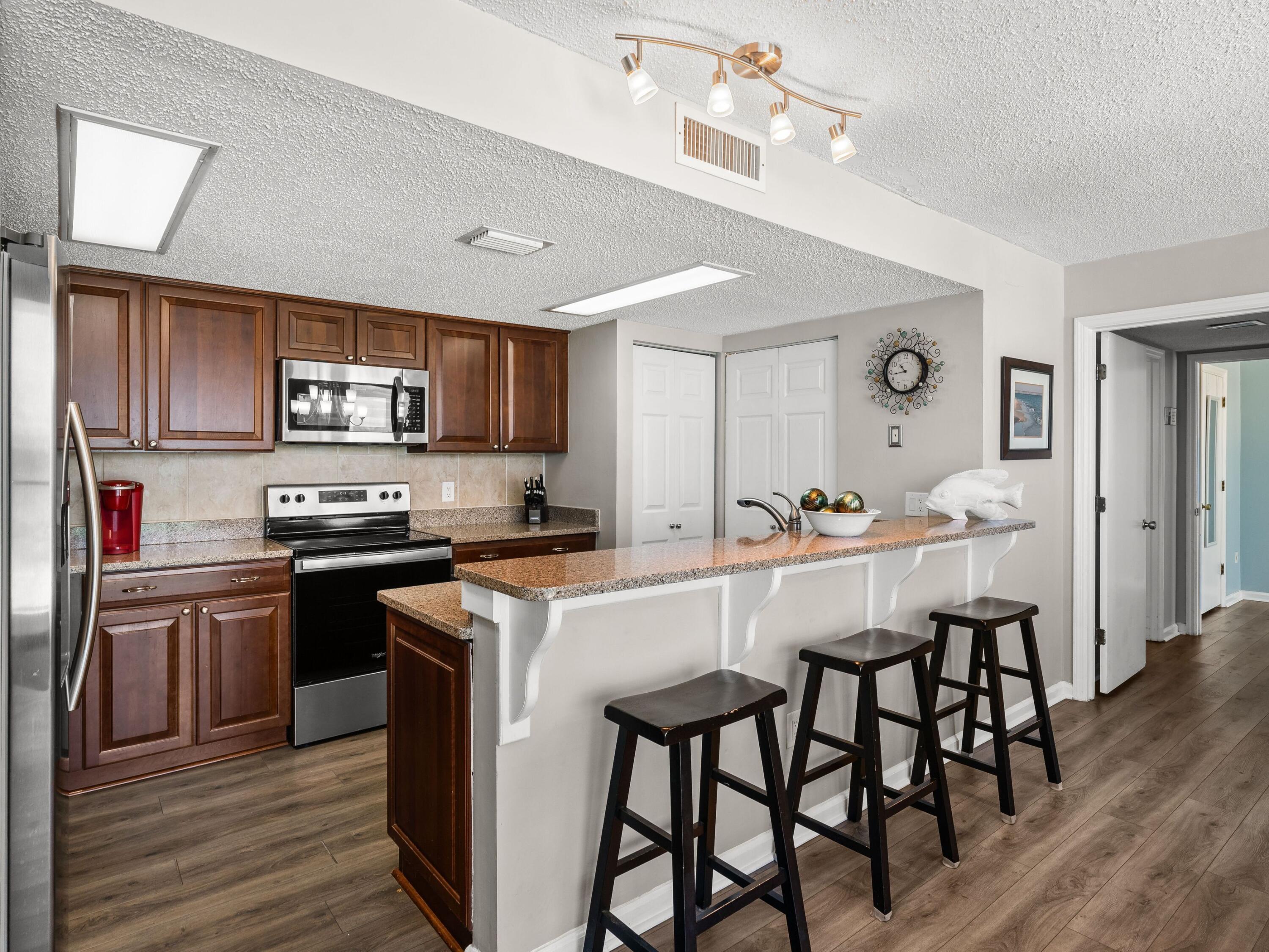 SEACHASE CONDO - Residential