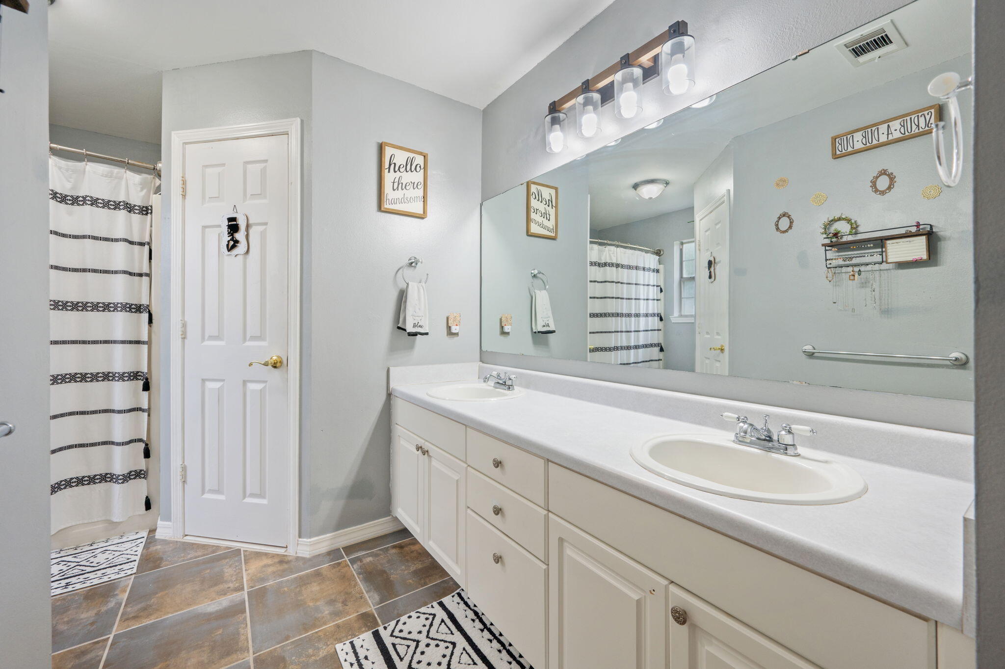 COUNTRYVIEW ESTATES 4TH ADDN PH 4 - Residential