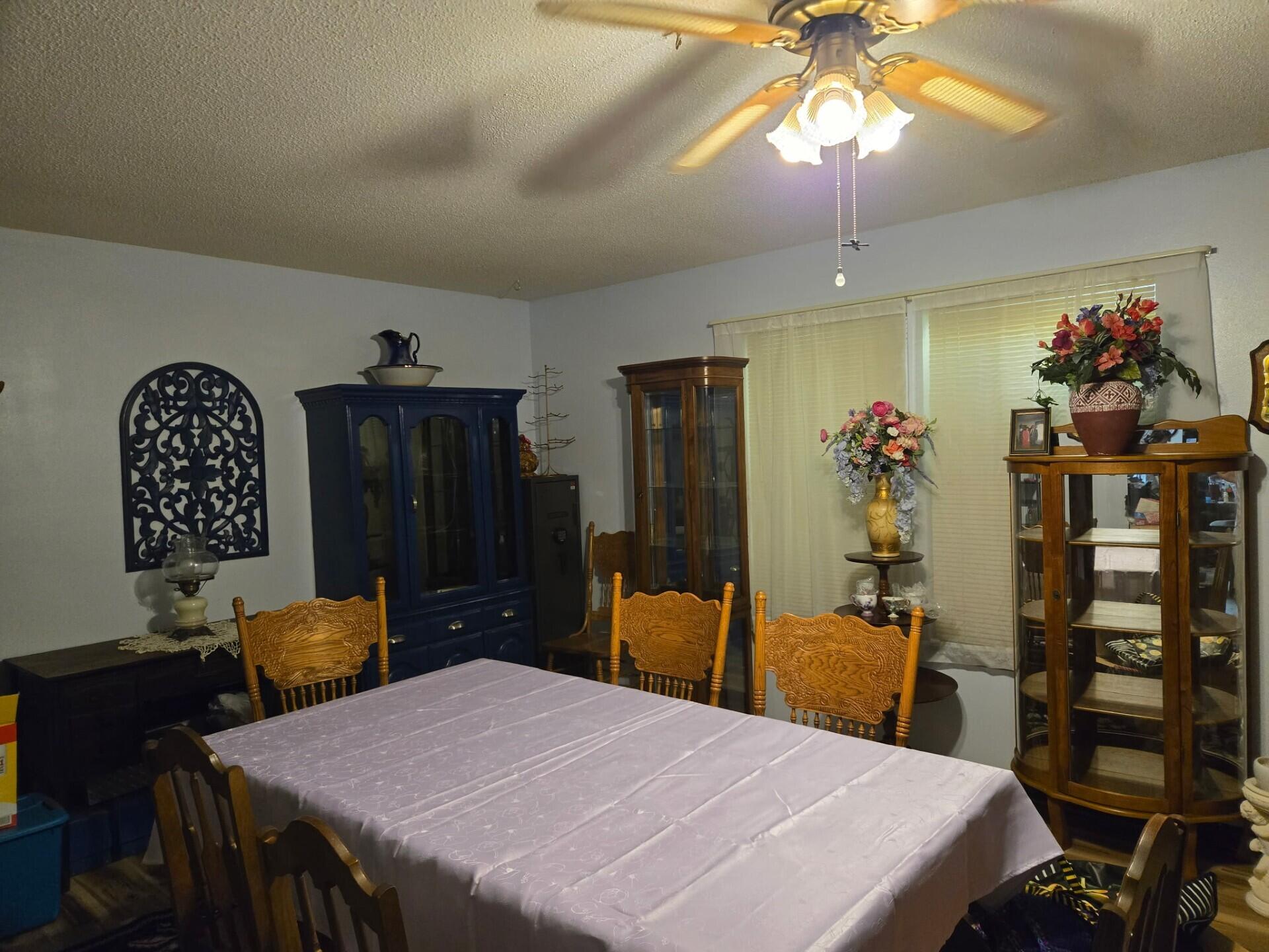 COM SW COR LOT 18 BLK B OF UNIT 2 1ST ADD KENNEDY - Residential