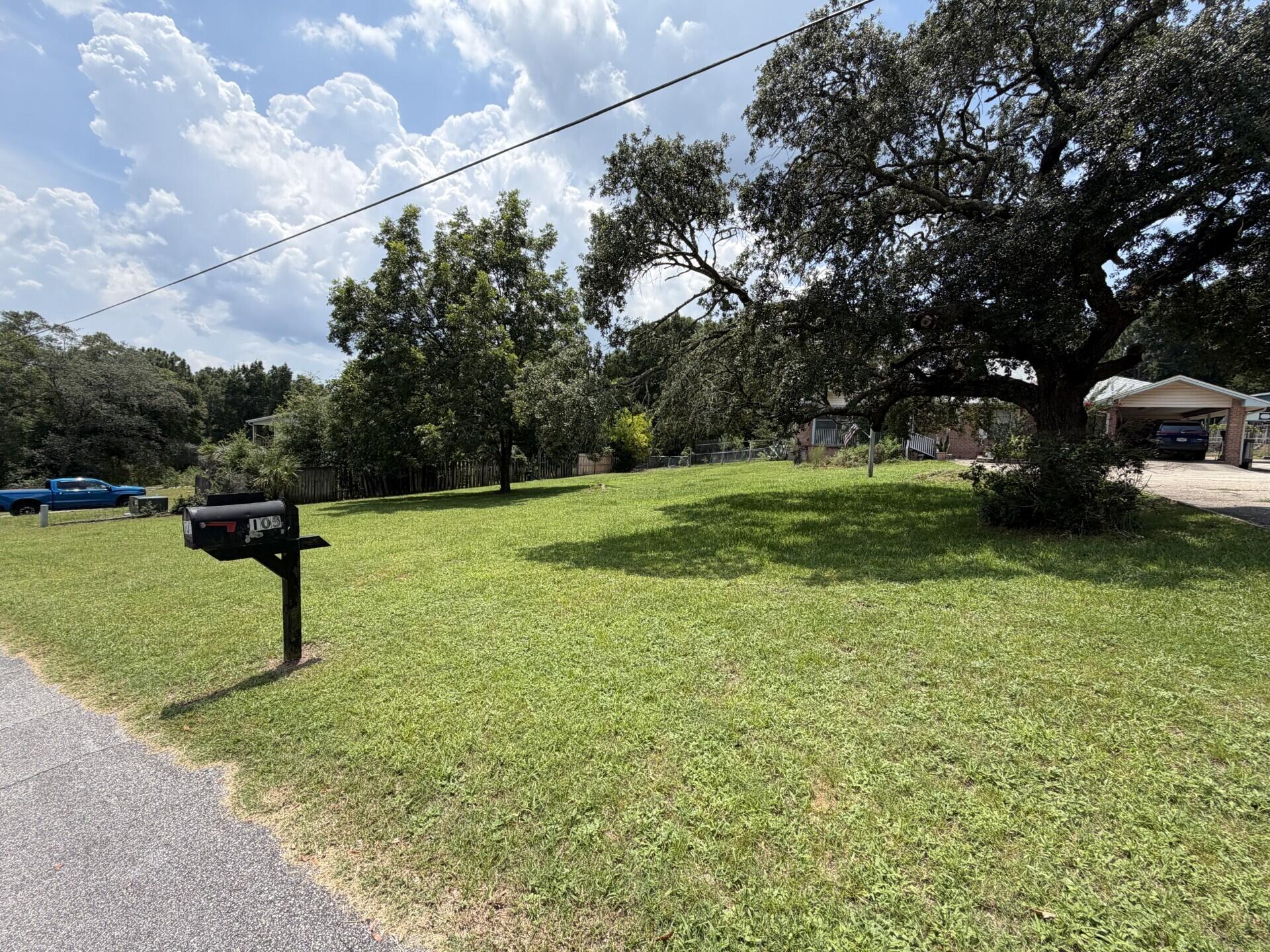 COM SW COR LOT 18 BLK B OF UNIT 2 1ST ADD KENNEDY - Residential