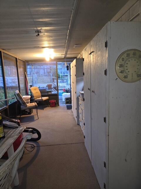 COM SW COR LOT 18 BLK B OF UNIT 2 1ST ADD KENNEDY - Residential