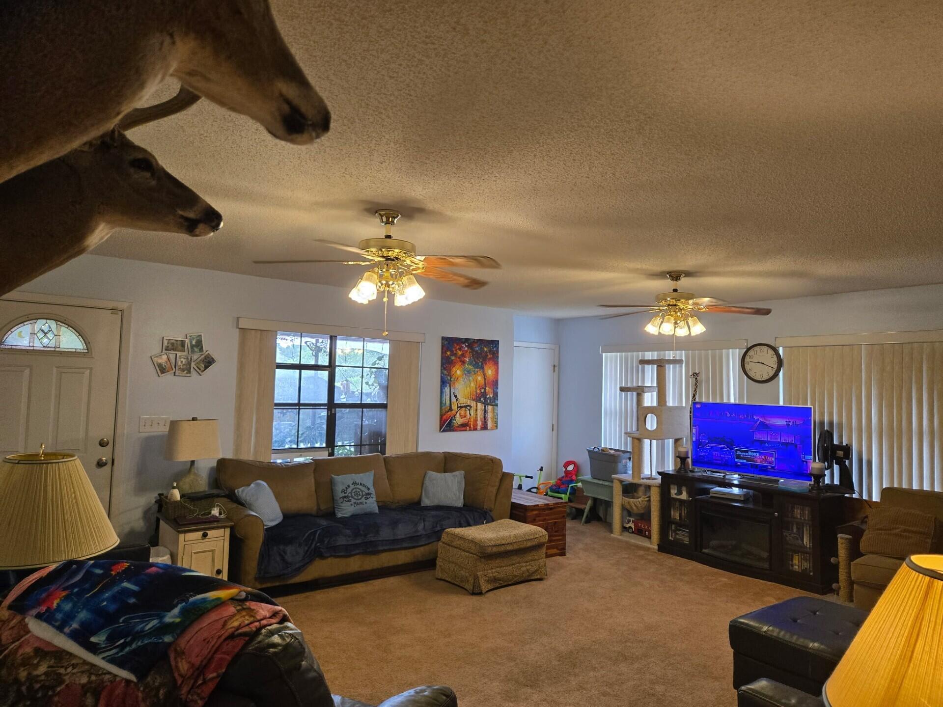 COM SW COR LOT 18 BLK B OF UNIT 2 1ST ADD KENNEDY - Residential