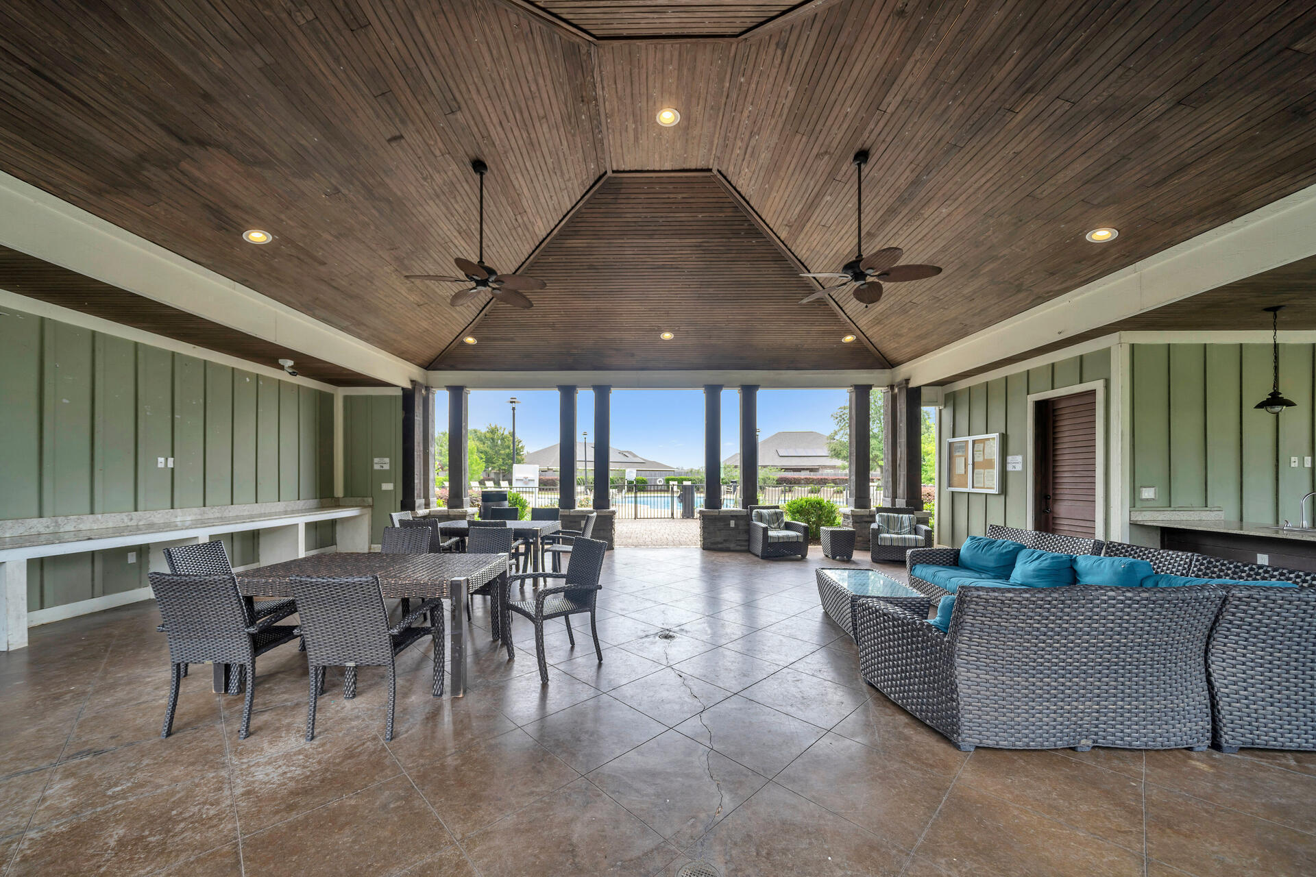 Redstone Commons - Residential Lease