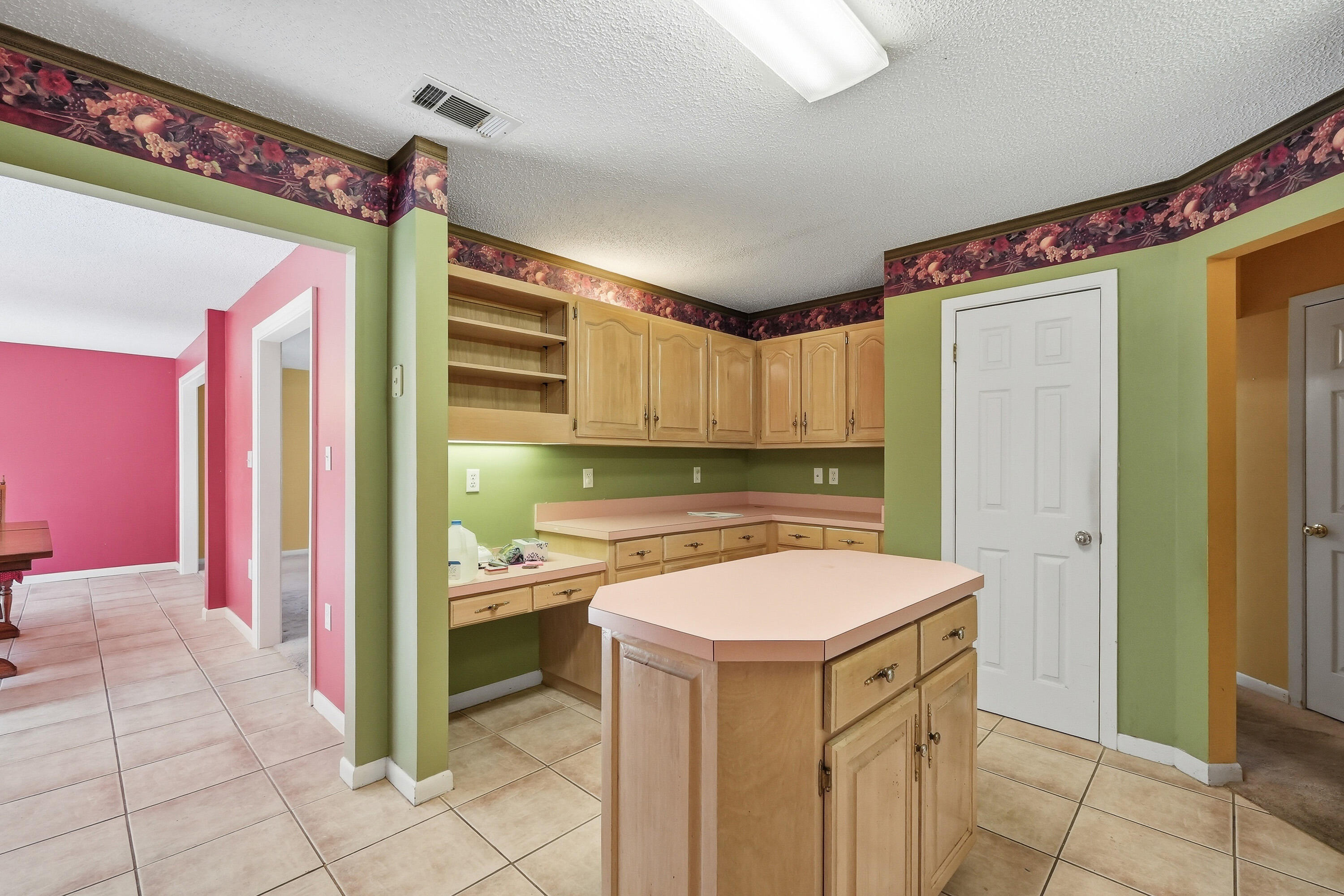 MARY ESTHER MANOR - Residential