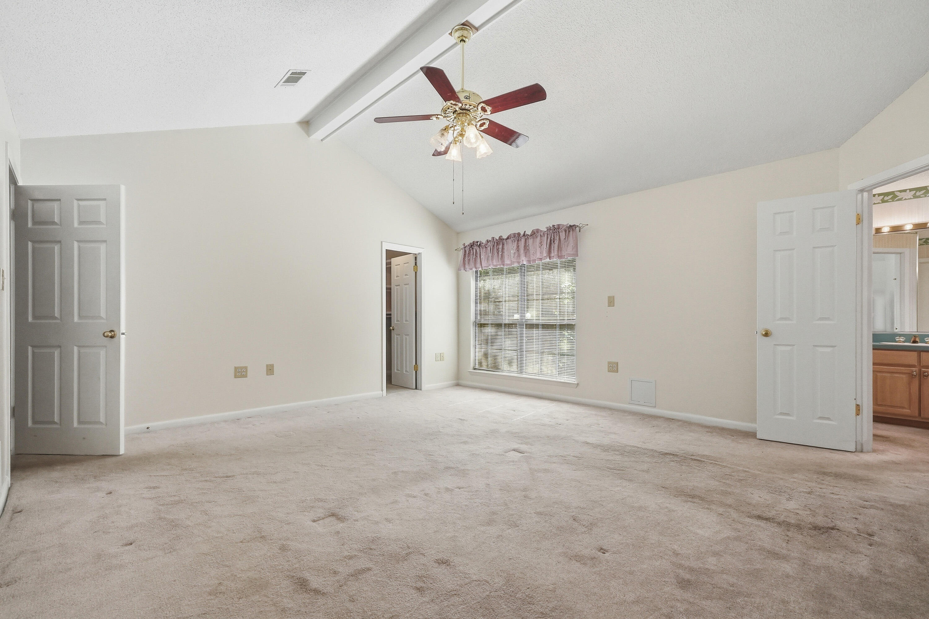 MARY ESTHER MANOR - Residential