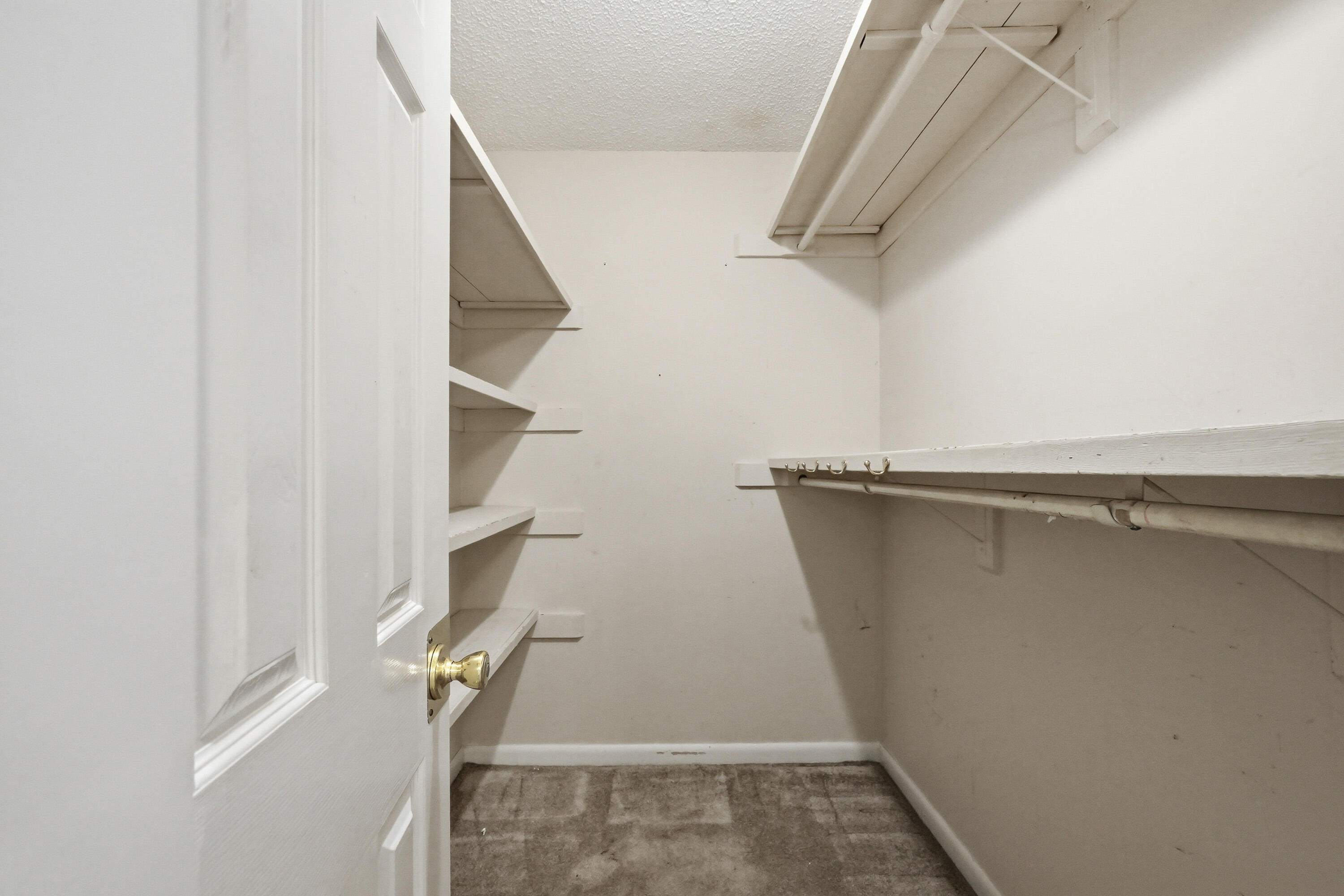MARY ESTHER MANOR - Residential