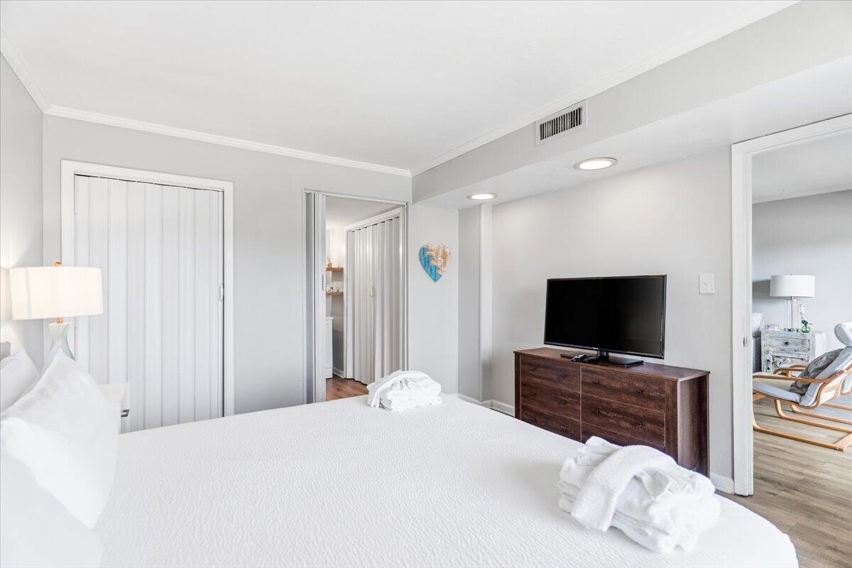 EL MATADOR CONDO - Residential
