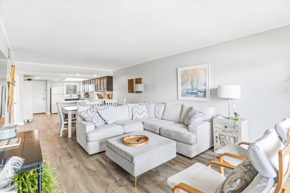 EL MATADOR CONDO - Residential