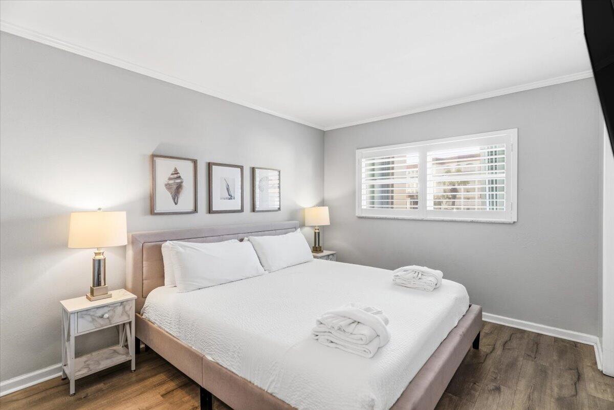 EL MATADOR CONDO - Residential