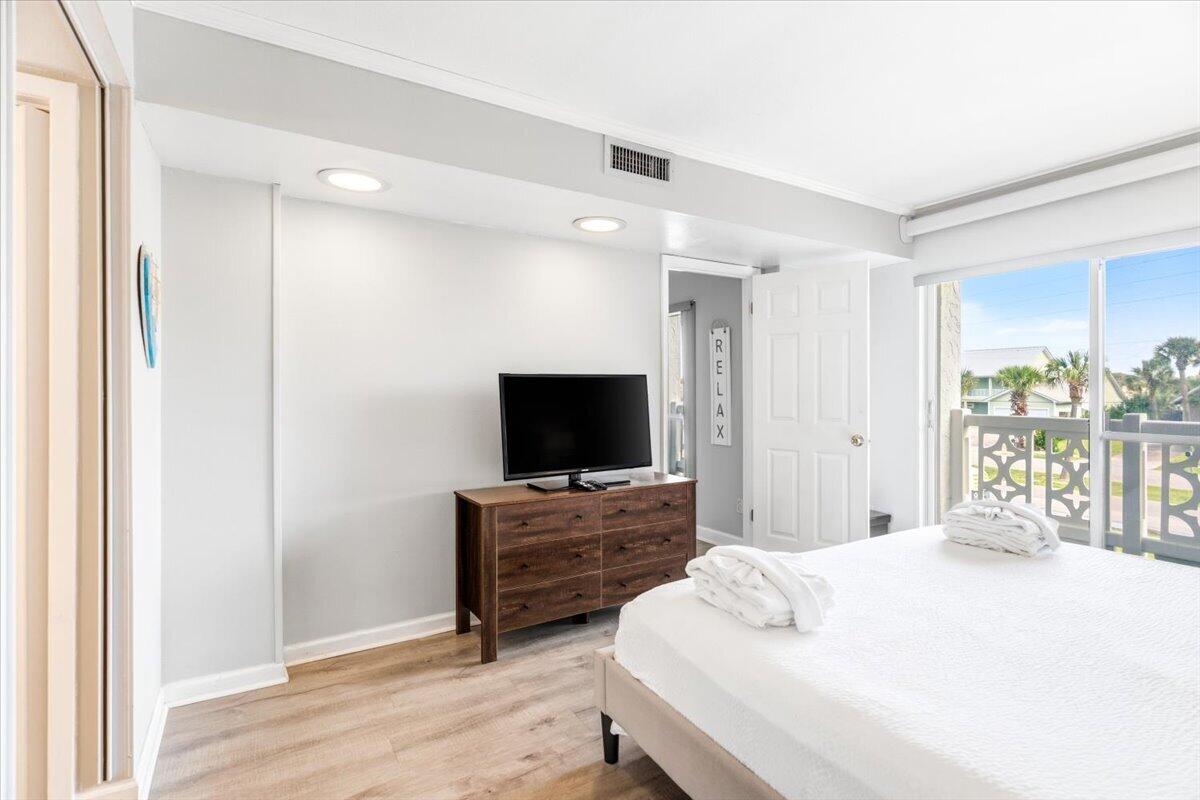 EL MATADOR CONDO - Residential