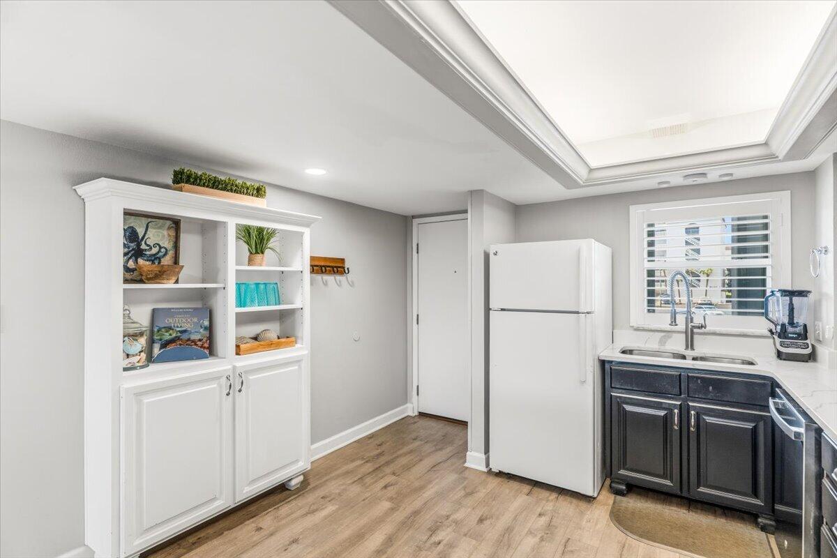 EL MATADOR CONDO - Residential