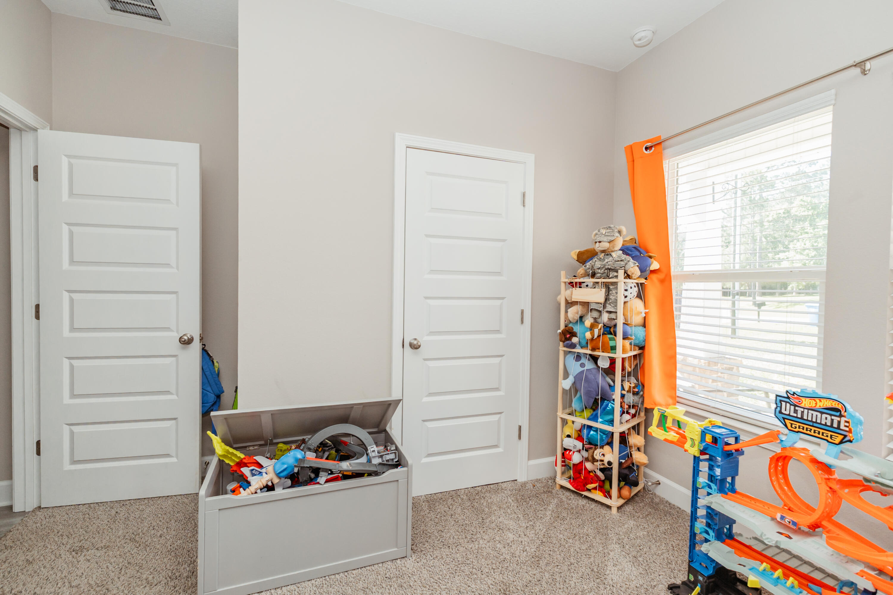 PINEY WOODS EST - Residential Lease