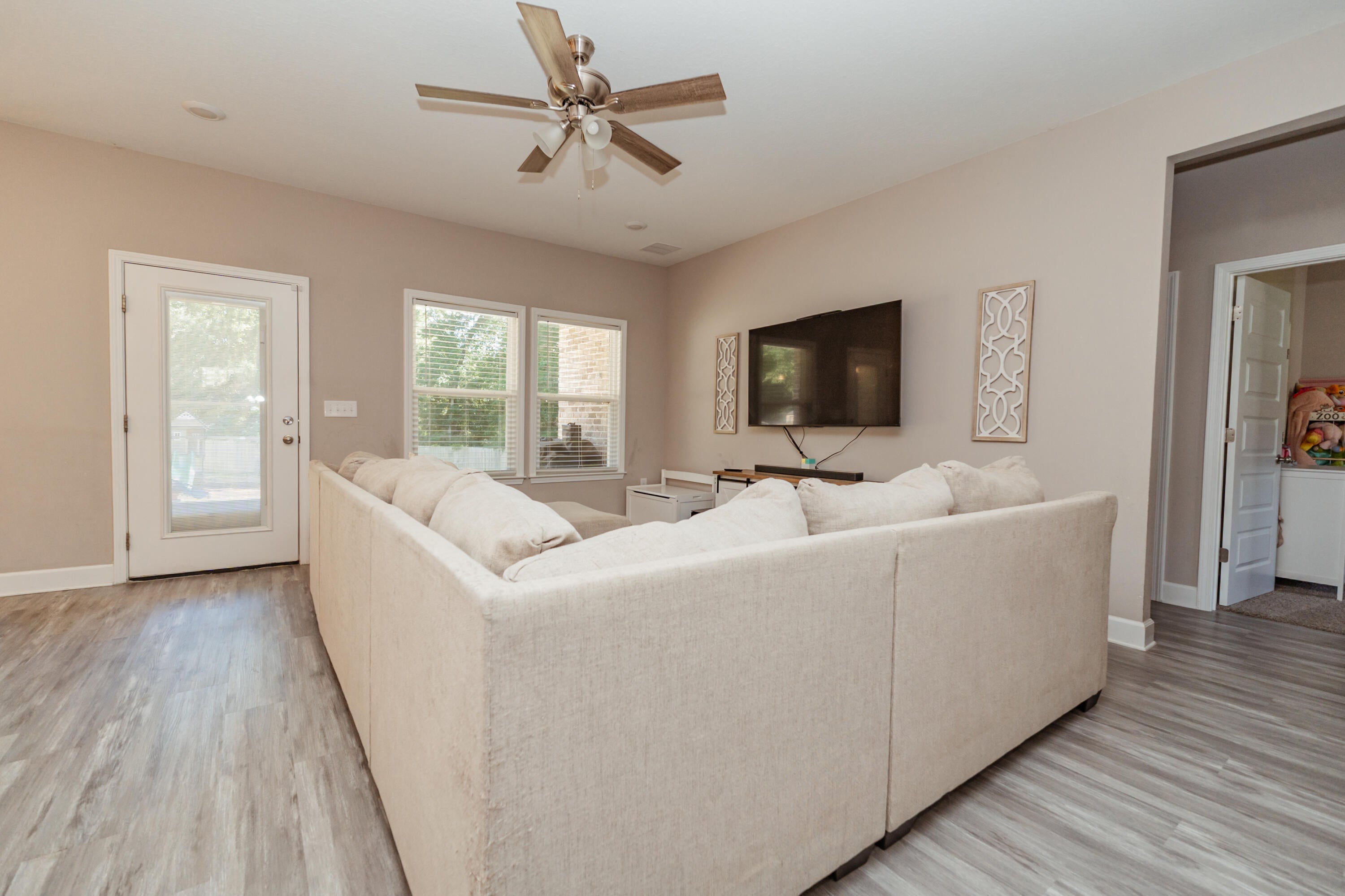 PINEY WOODS EST - Residential Lease