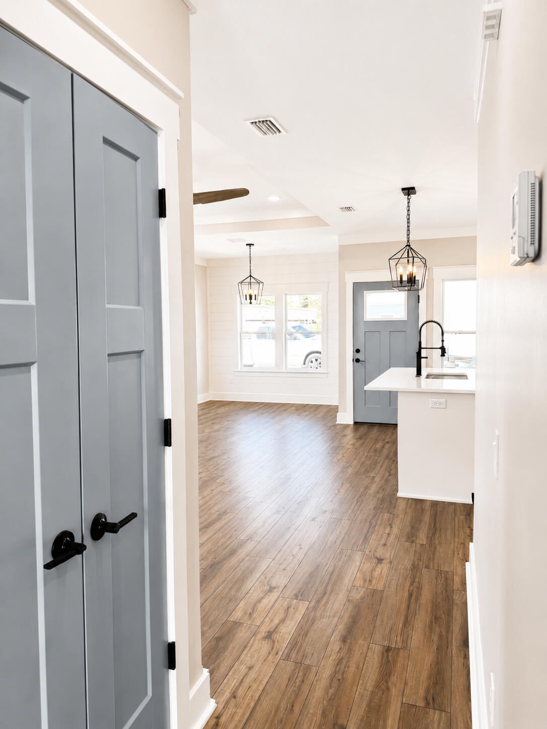 LAGUNA BEACH - Residential
