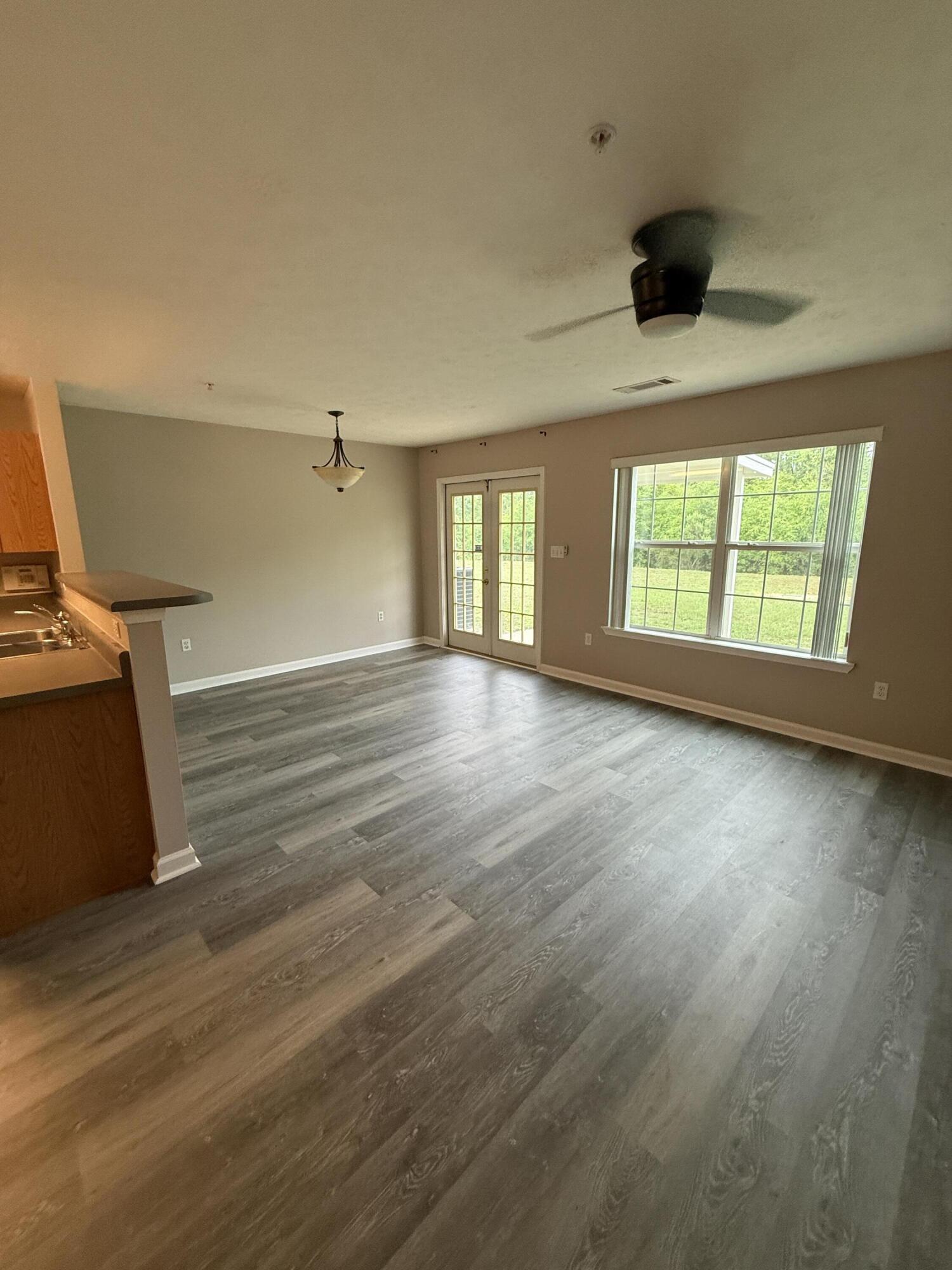ROLLING PINES - Residential
