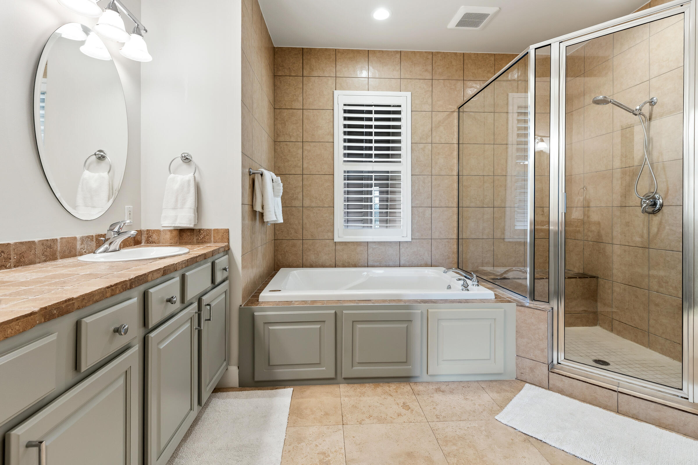 PINE RIDGE VILLAS - Residential