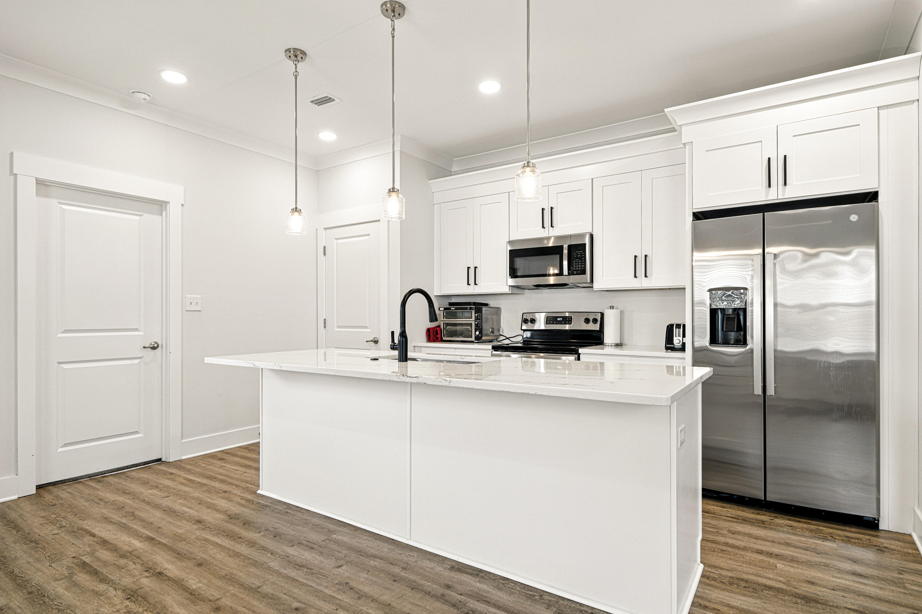 RIVERWALK PH I - Residential Lease