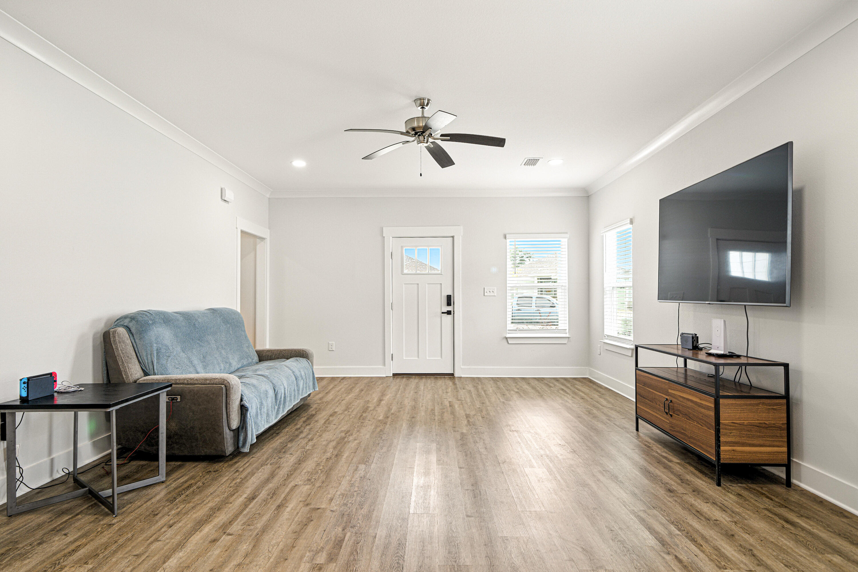RIVERWALK PH I - Residential Lease