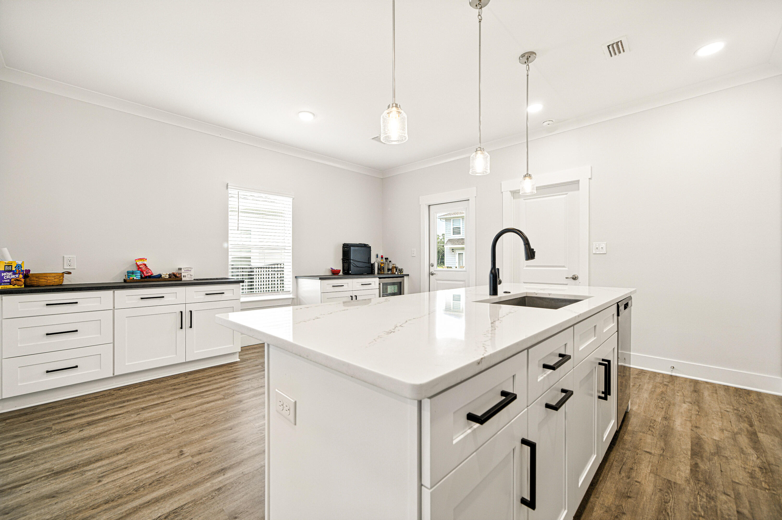 RIVERWALK PH I - Residential Lease