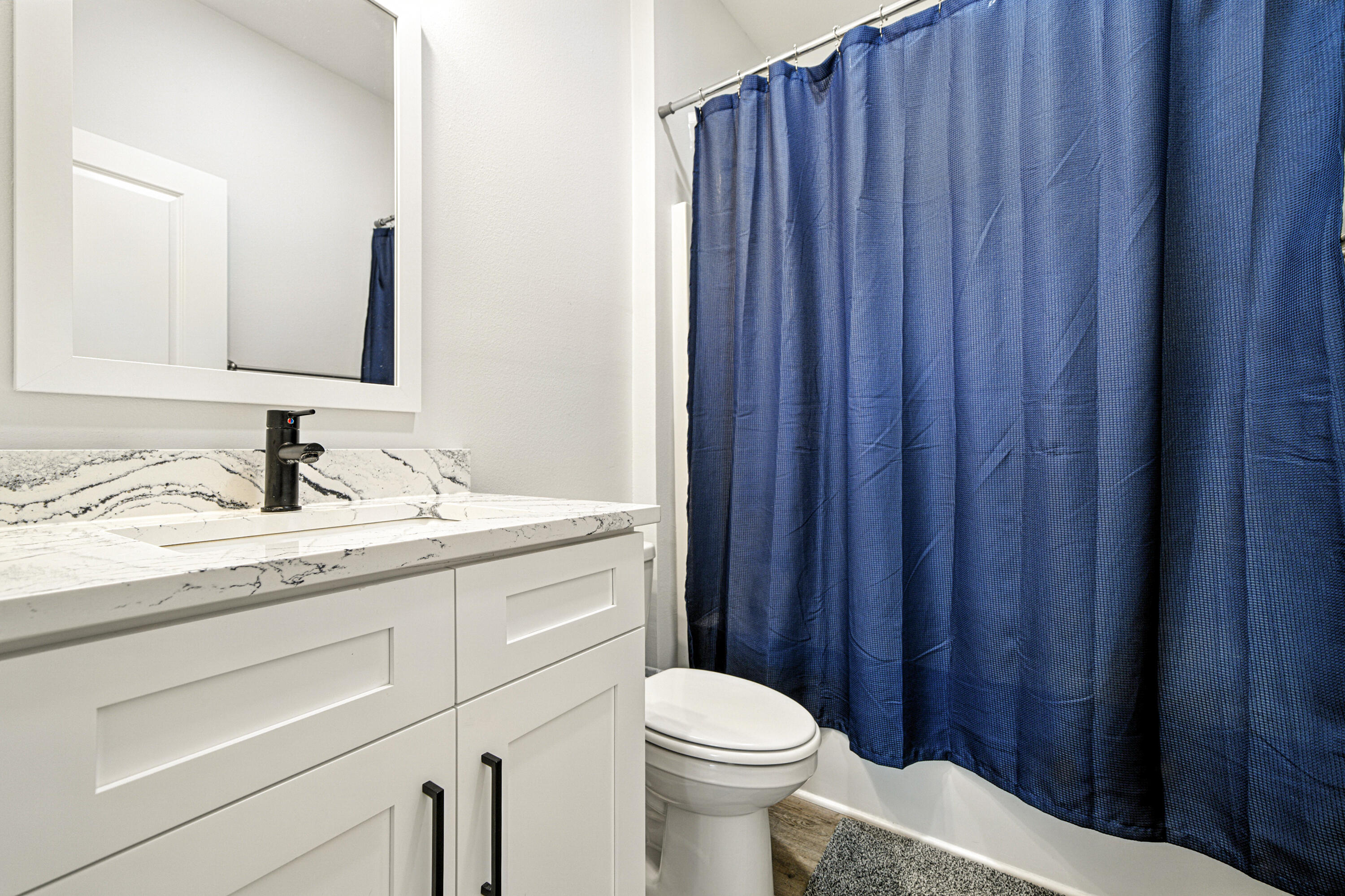 RIVERWALK PH I - Residential Lease