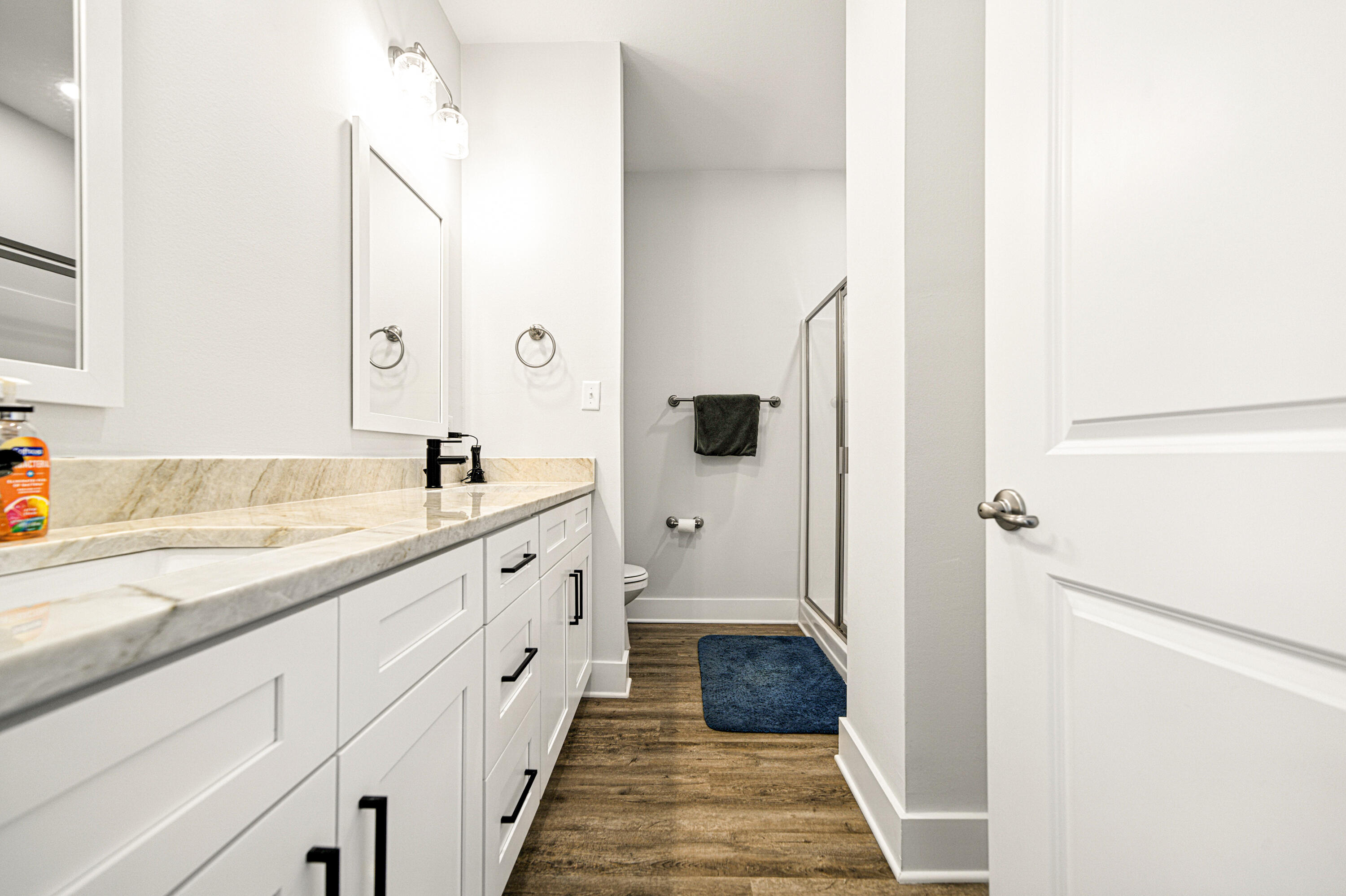 RIVERWALK PH I - Residential Lease