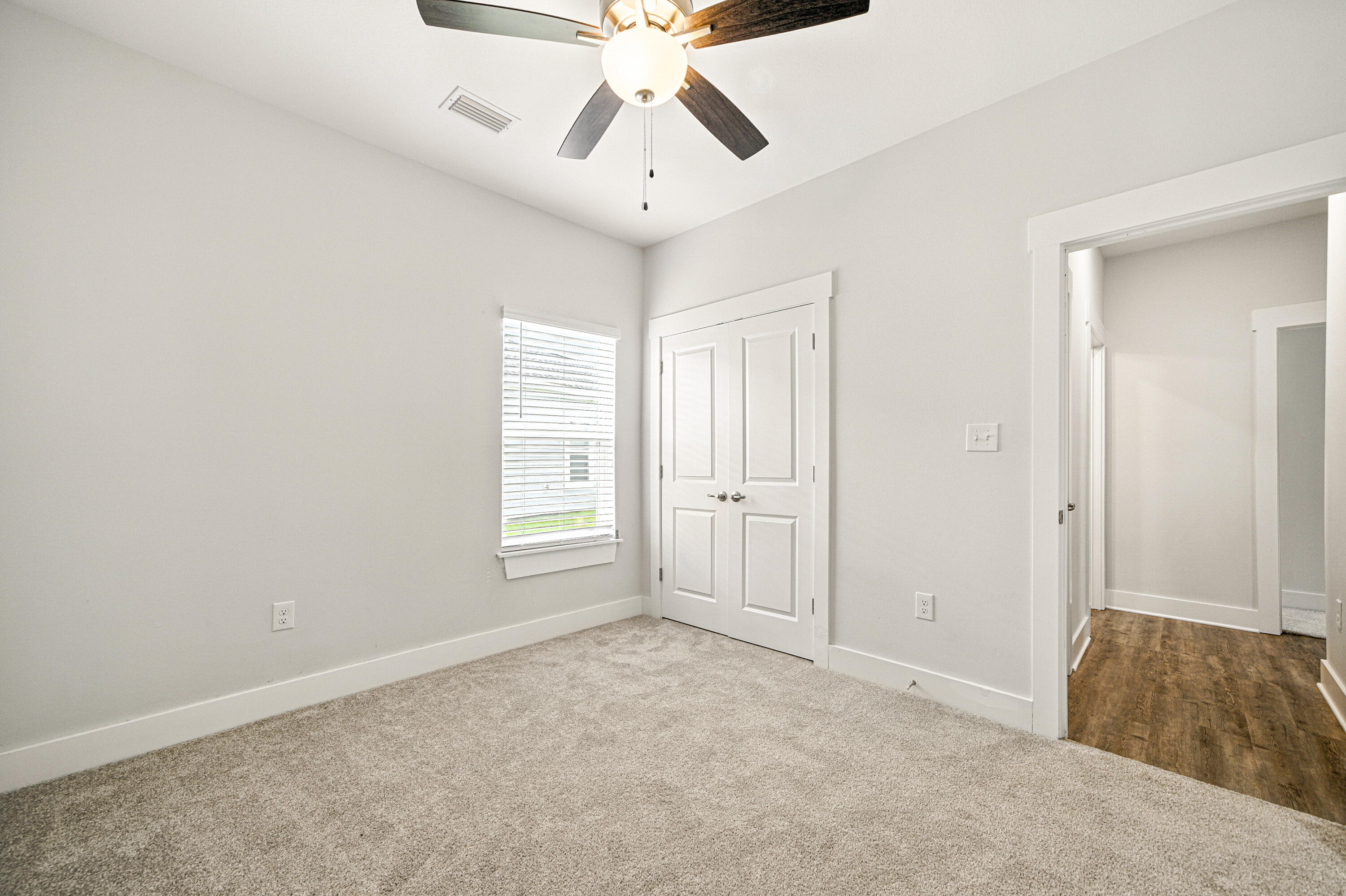 RIVERWALK PH I - Residential Lease