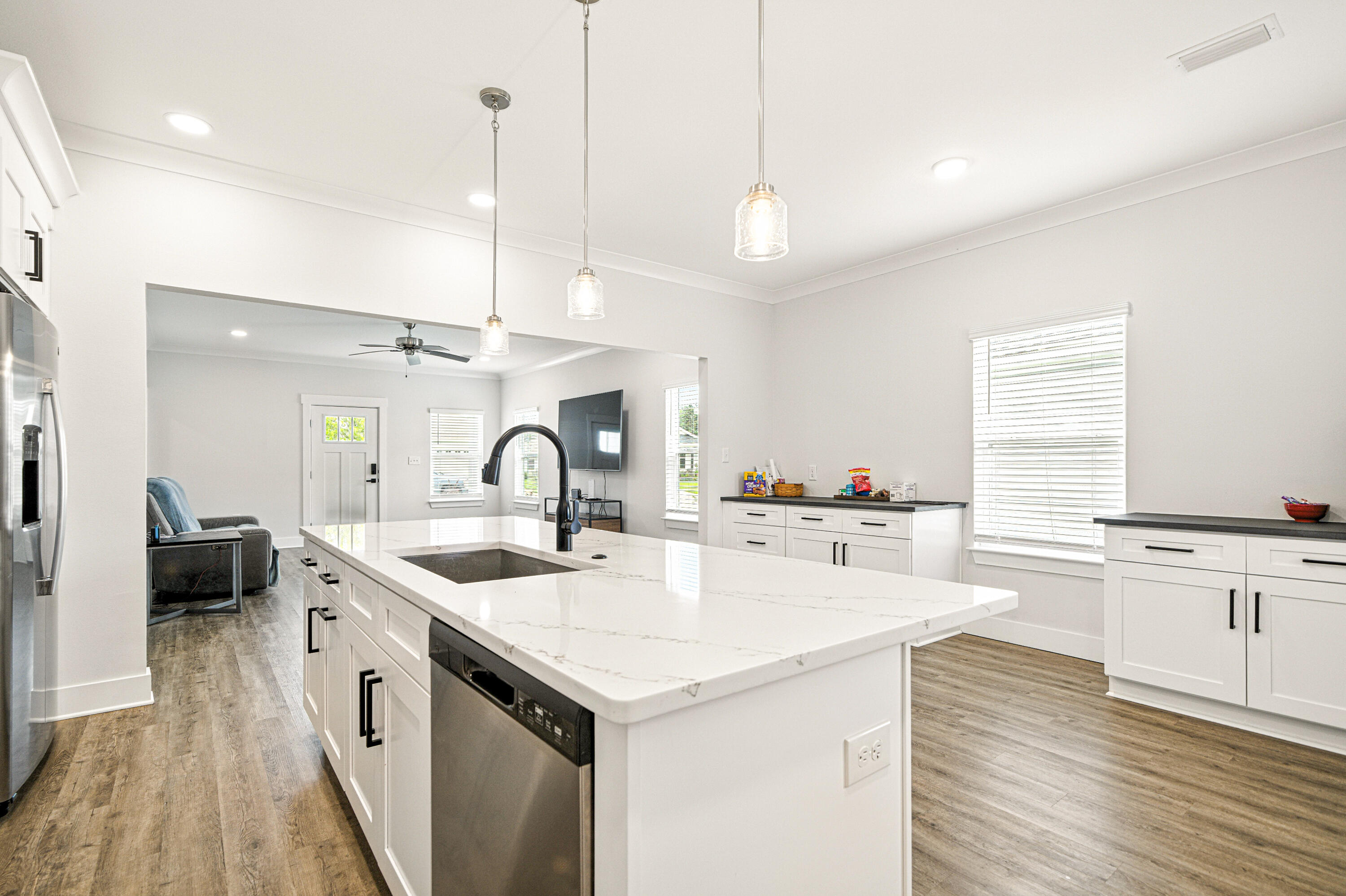 RIVERWALK PH I - Residential Lease