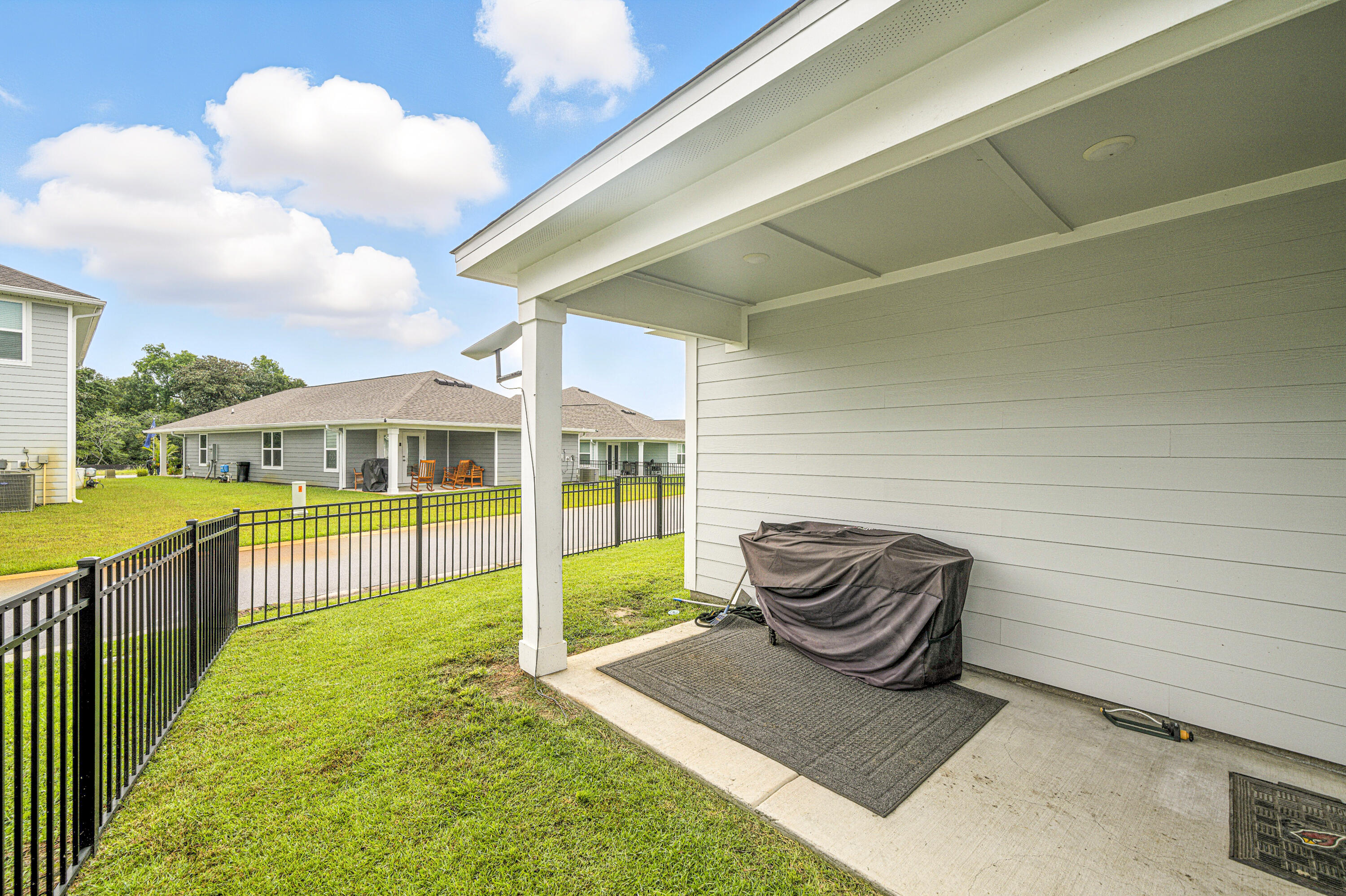 RIVERWALK PH I - Residential Lease