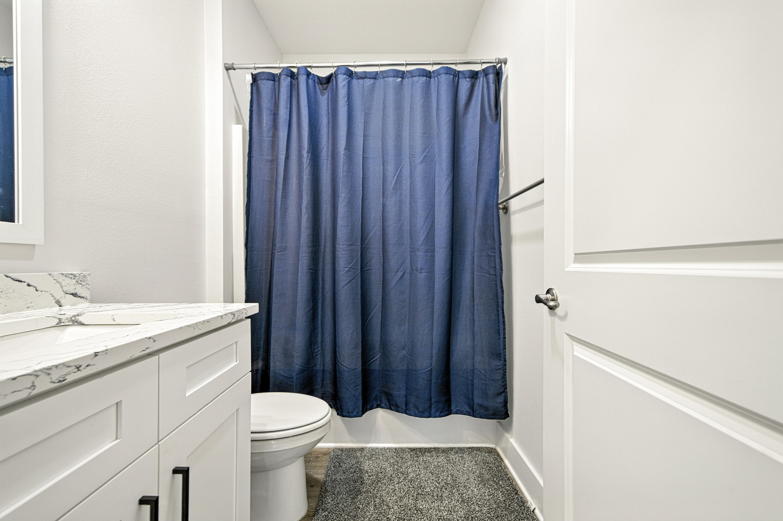 RIVERWALK PH I - Residential Lease