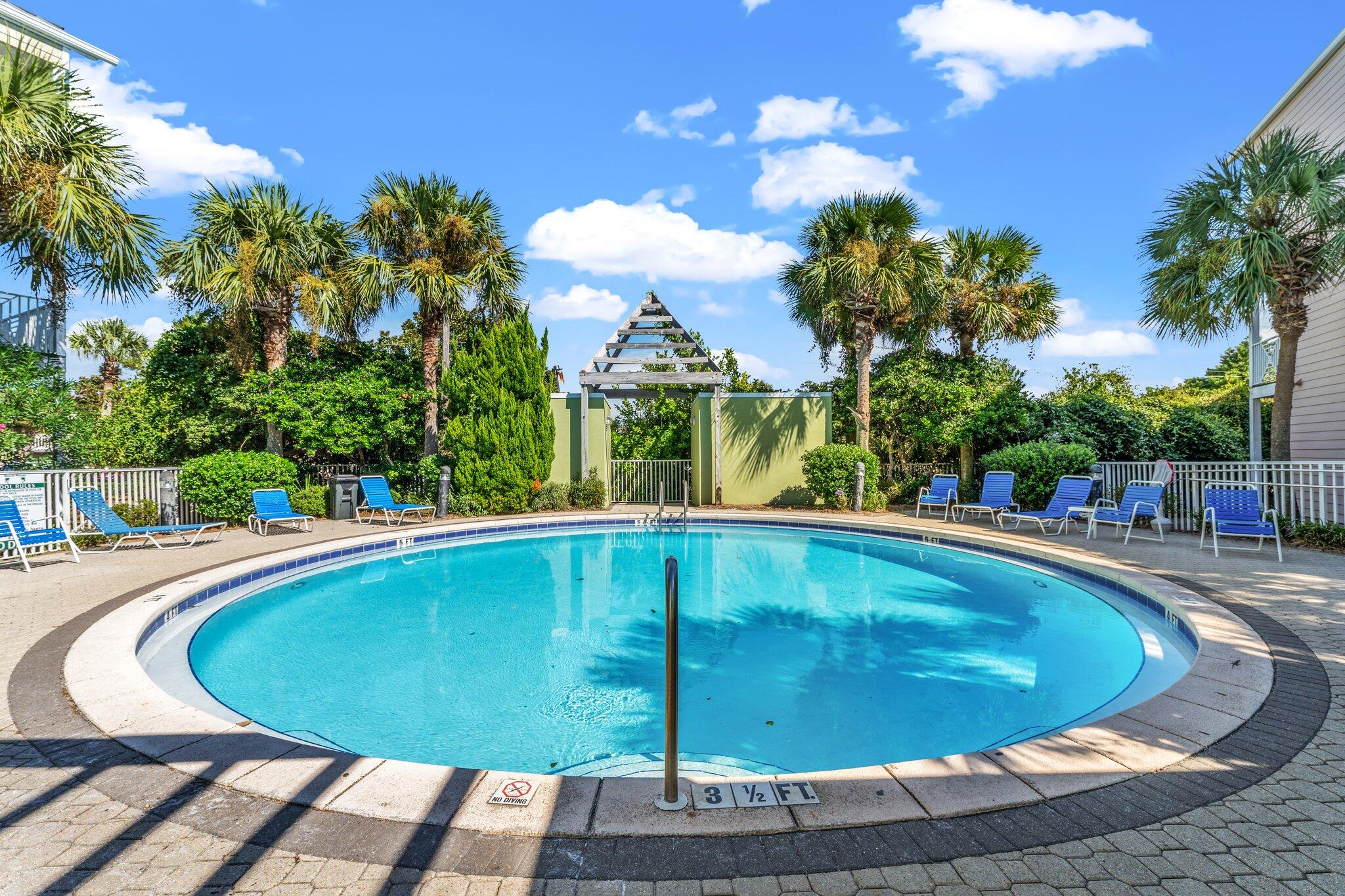 BEACH POINTE T/H - Residential