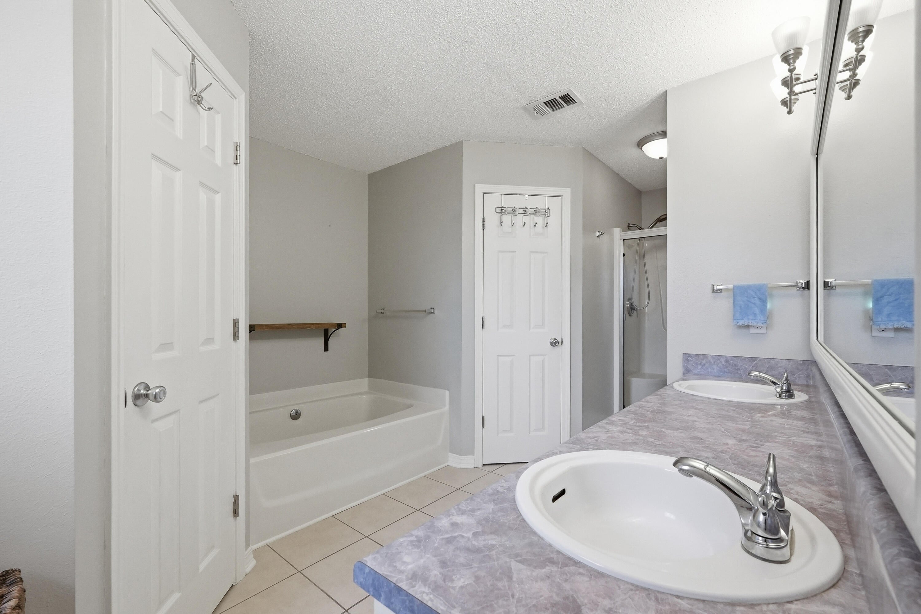 SOUTHMINSTER VILLAGE @ RAINTREE ESTATES - Residential