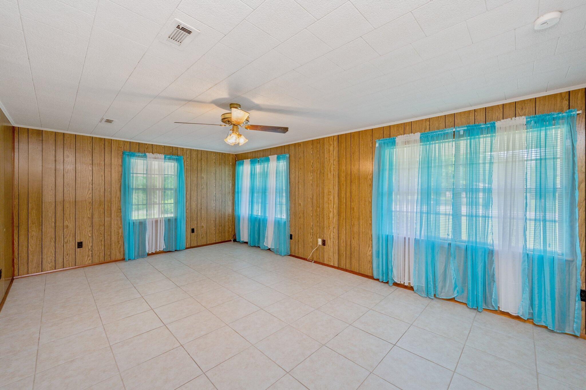 METES & BOUNDS - Residential Lease