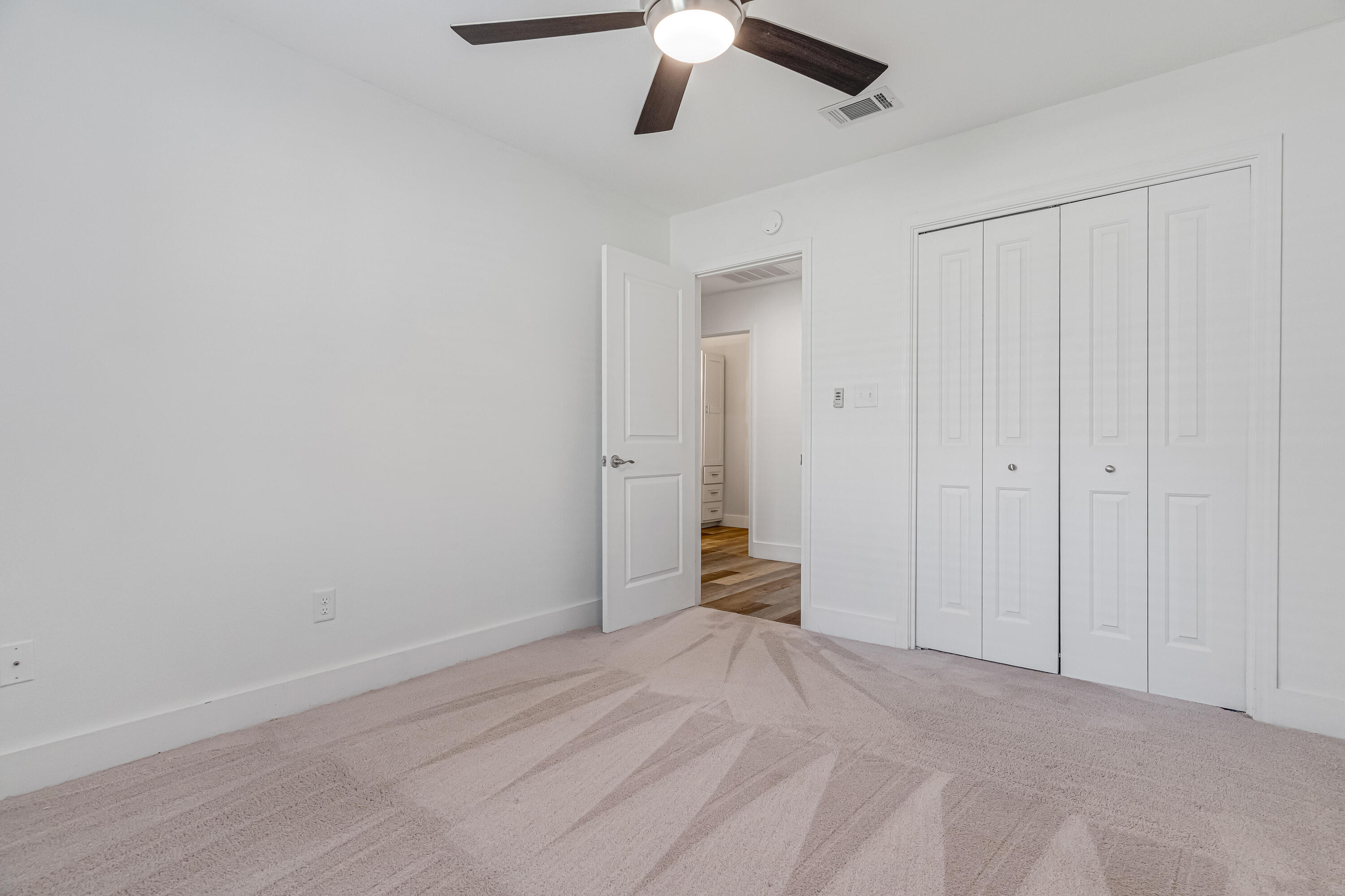 CASTELAR - Residential Lease