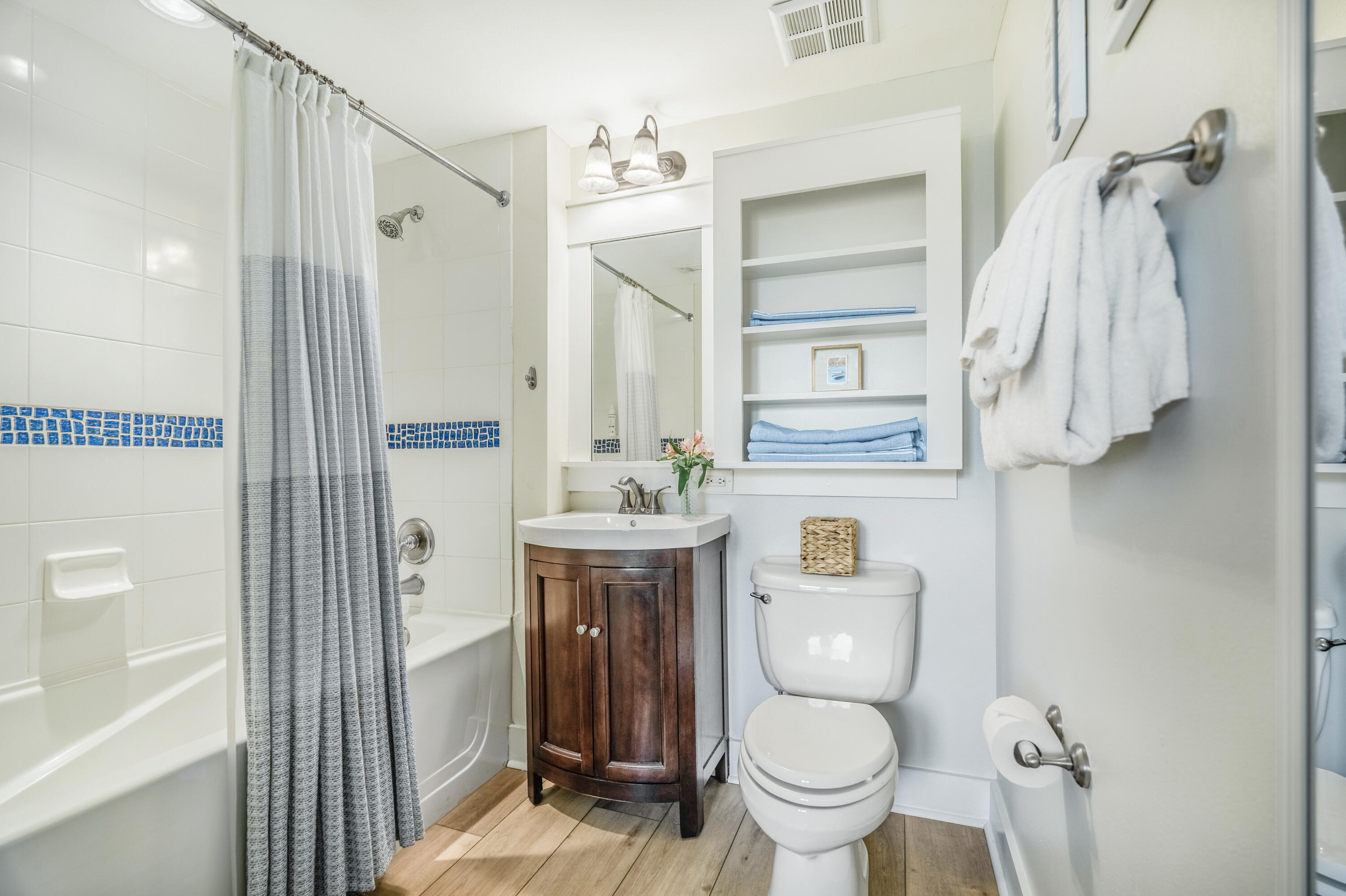 MARKET STREET INN - Residential