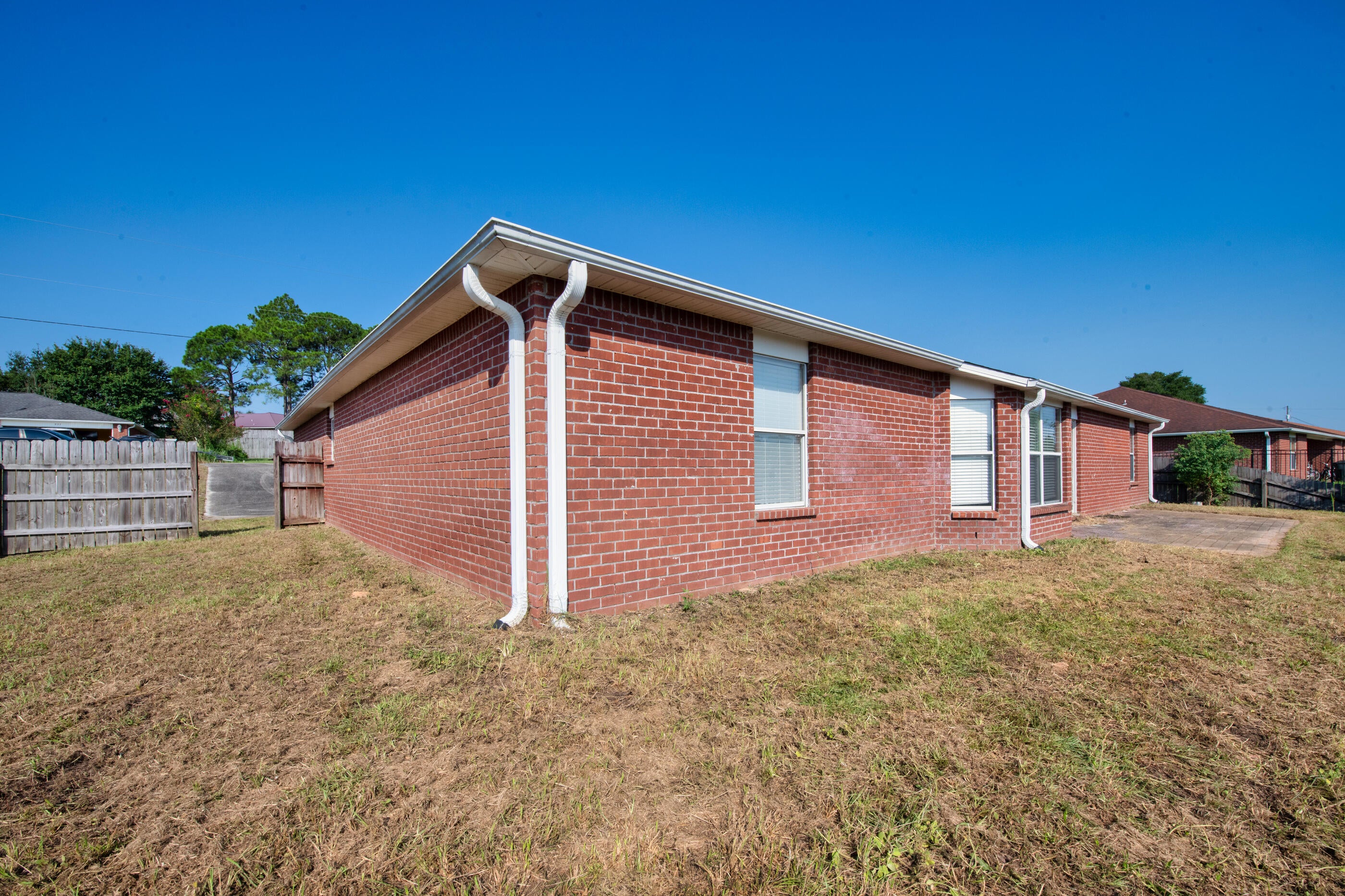 COUNTRYVIEW EST 10TH ADD LOT 75 - Residential
