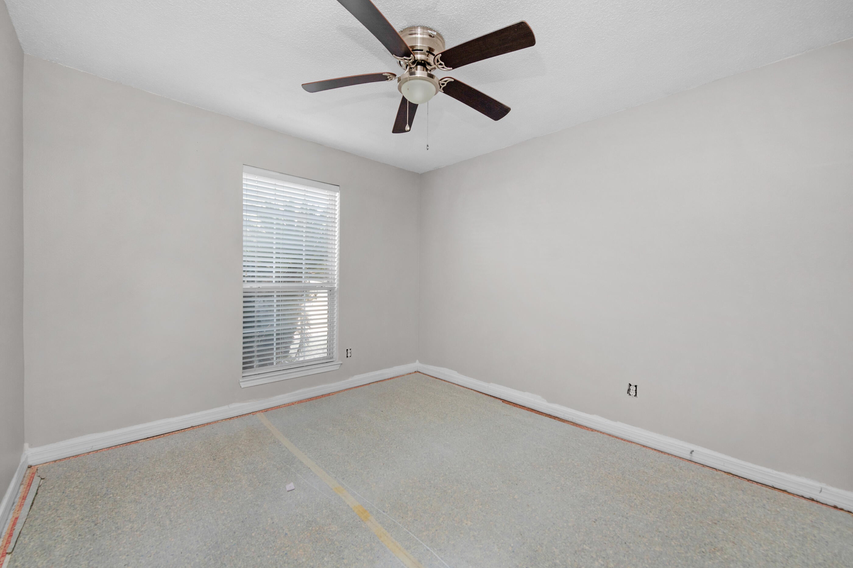COUNTRYVIEW EST 10TH ADD LOT 75 - Residential