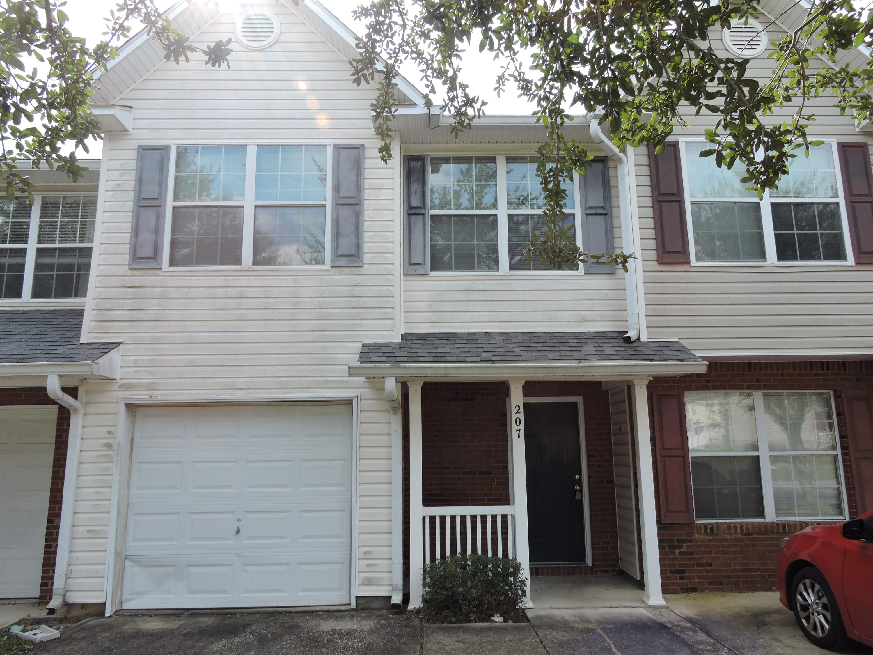 ROLLING PINES - Residential Lease