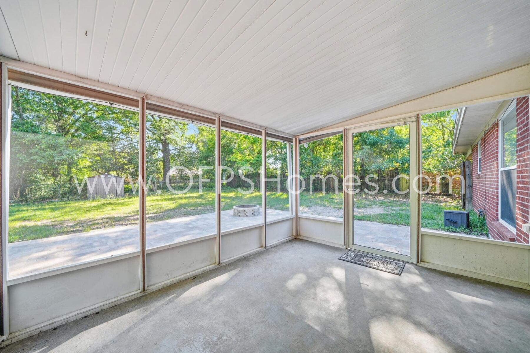 VALPARAISO PLAT 16 - Residential Lease