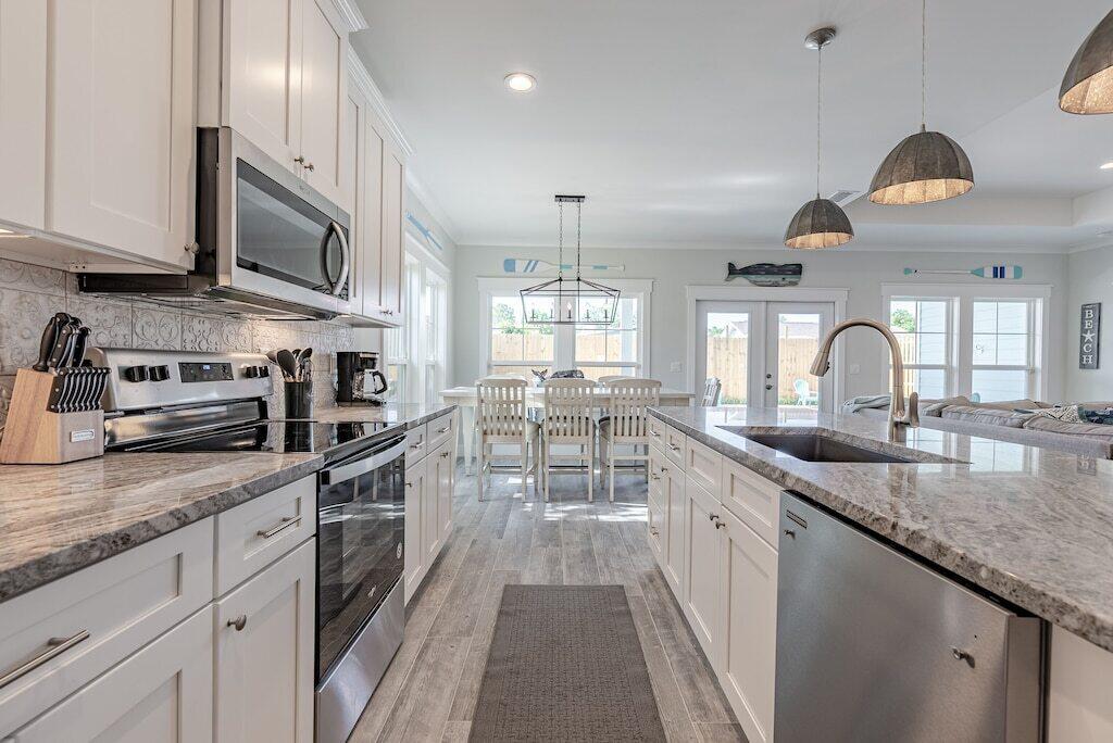RIVIERA BEACH - Residential